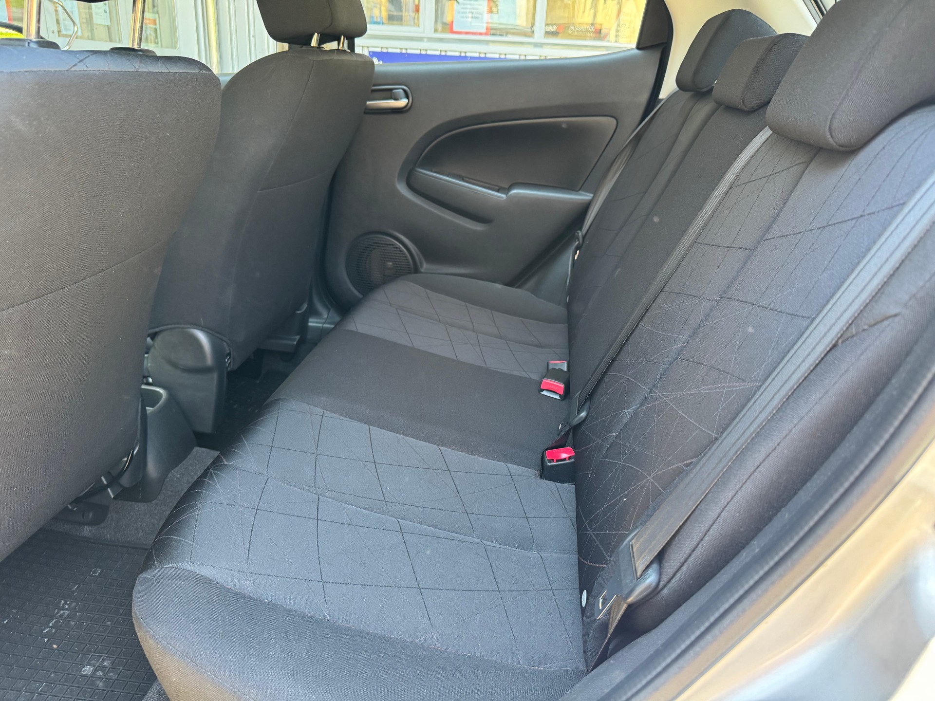 MAZDA 2 1.5i 16V Exclusive Automatic-image-6