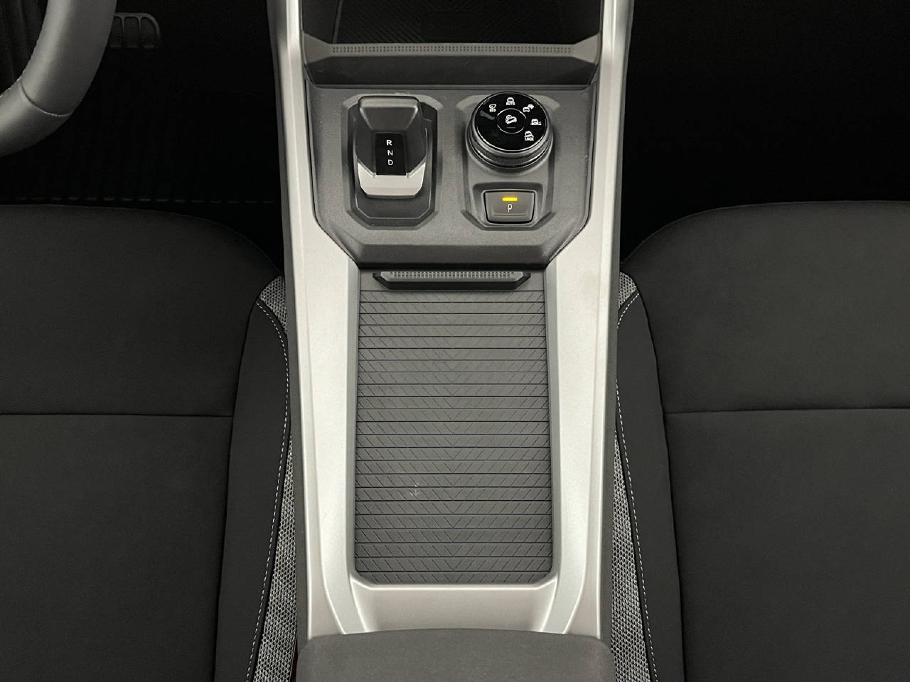 DACIA Bigster 1.2 Hybrid Journey 4WD-image-13