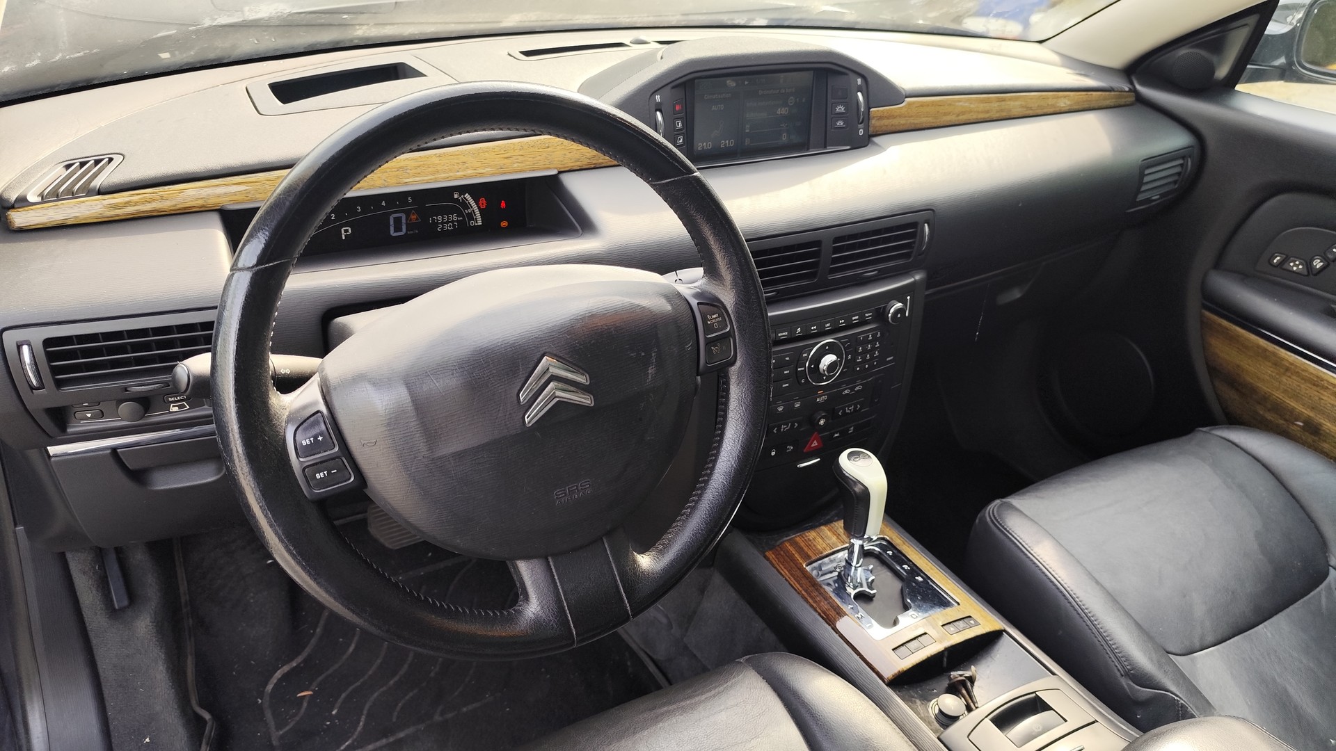 CITROEN C6 Sedan 2.7 HDi V6 Exclusive Automatic-image-10