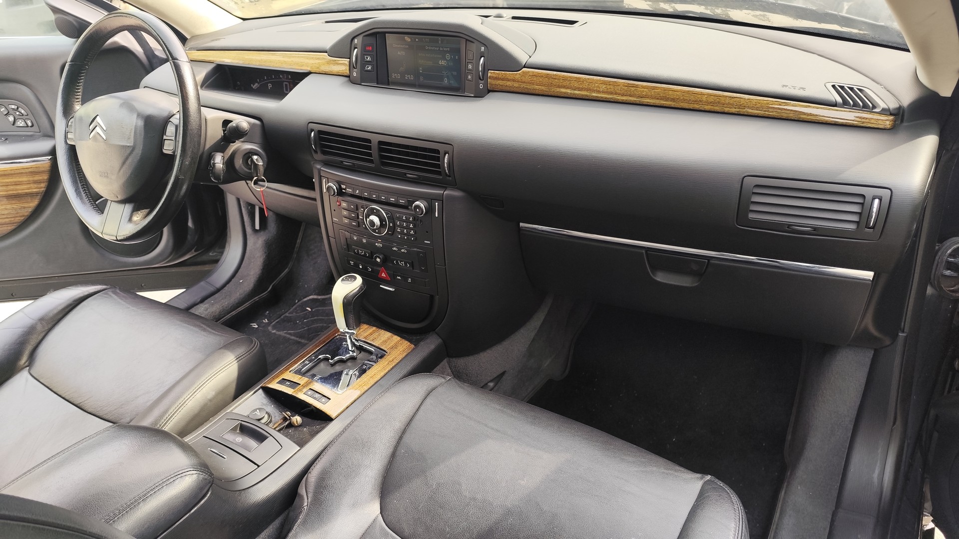 CITROEN C6 Sedan 2.7 HDi V6 Exclusive Automatic-image-14