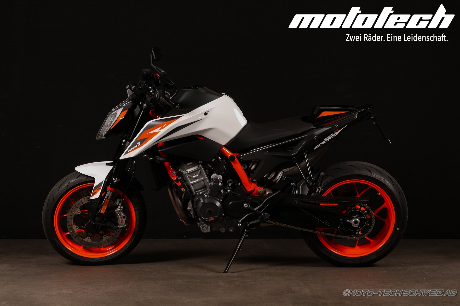 KTM 890 Duke R-image-4