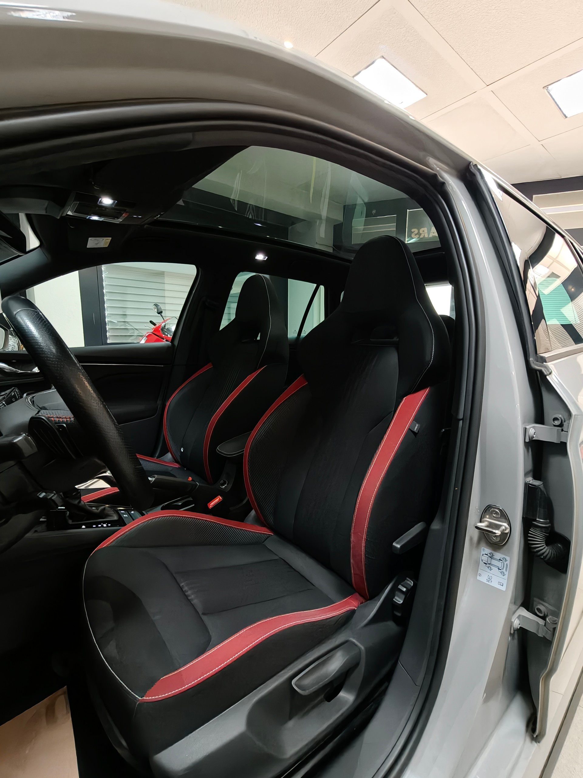 SKODA Kamiq 1.0 TSI Monte Carlo DSG-image-8