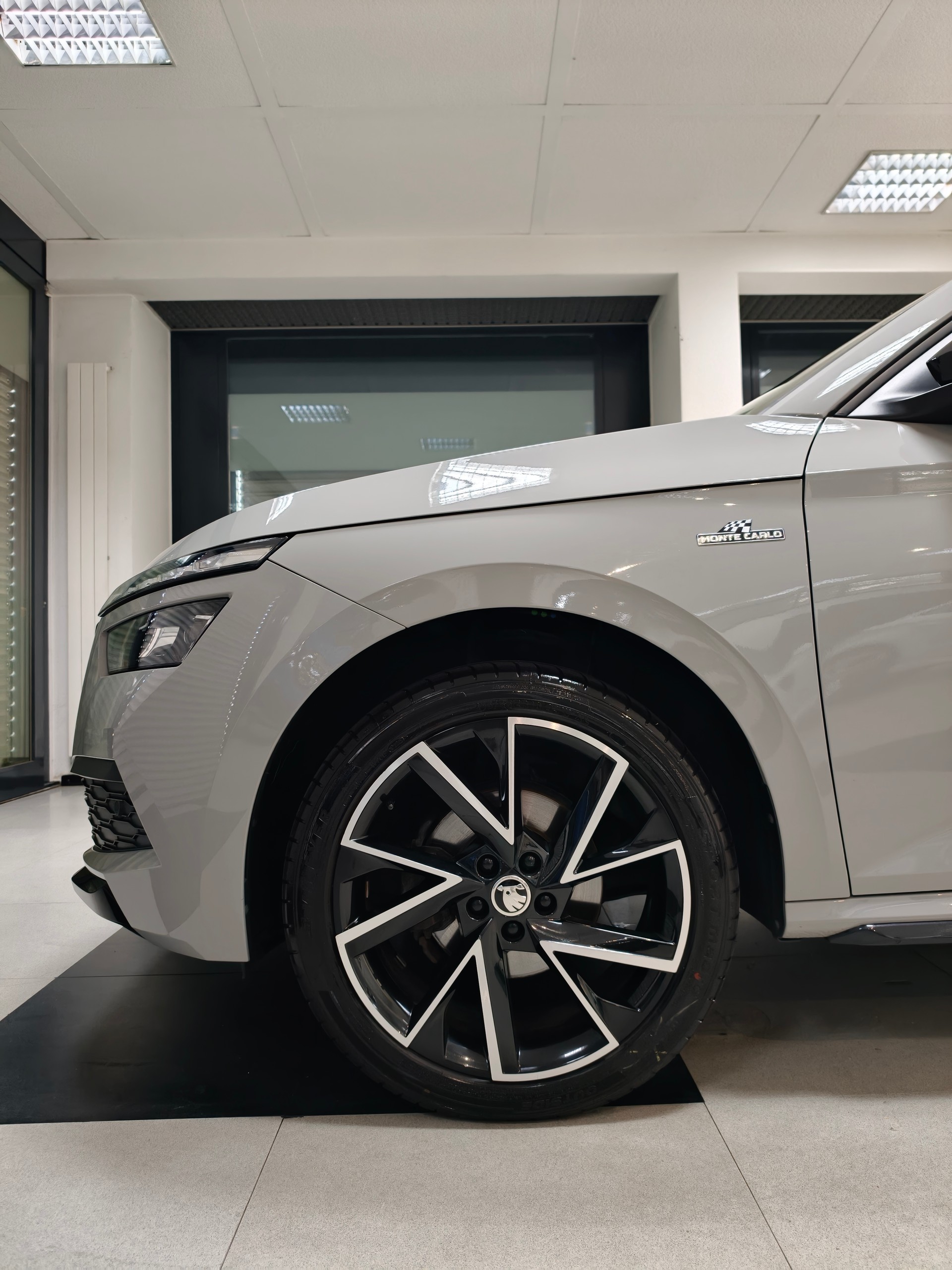 SKODA Kamiq 1.0 TSI Monte Carlo DSG-image-3