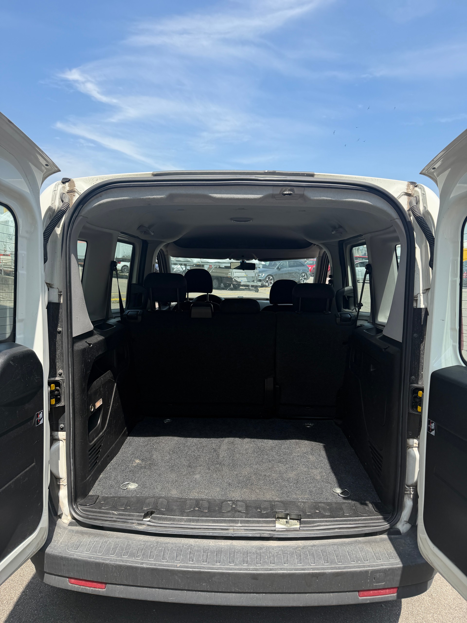 OPEL COMBO-image-15