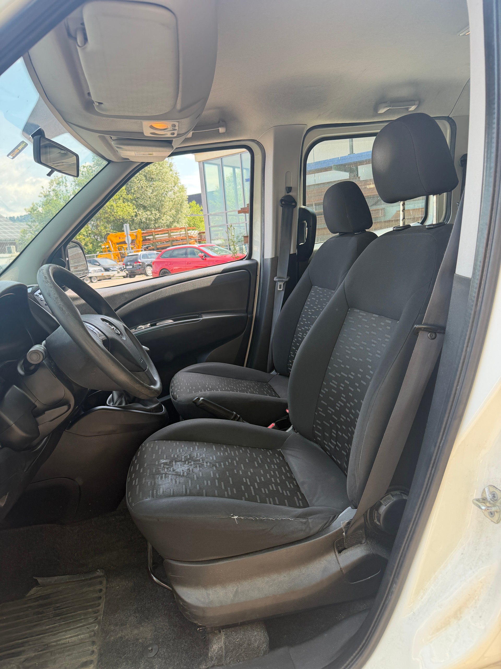 OPEL COMBO-image-8