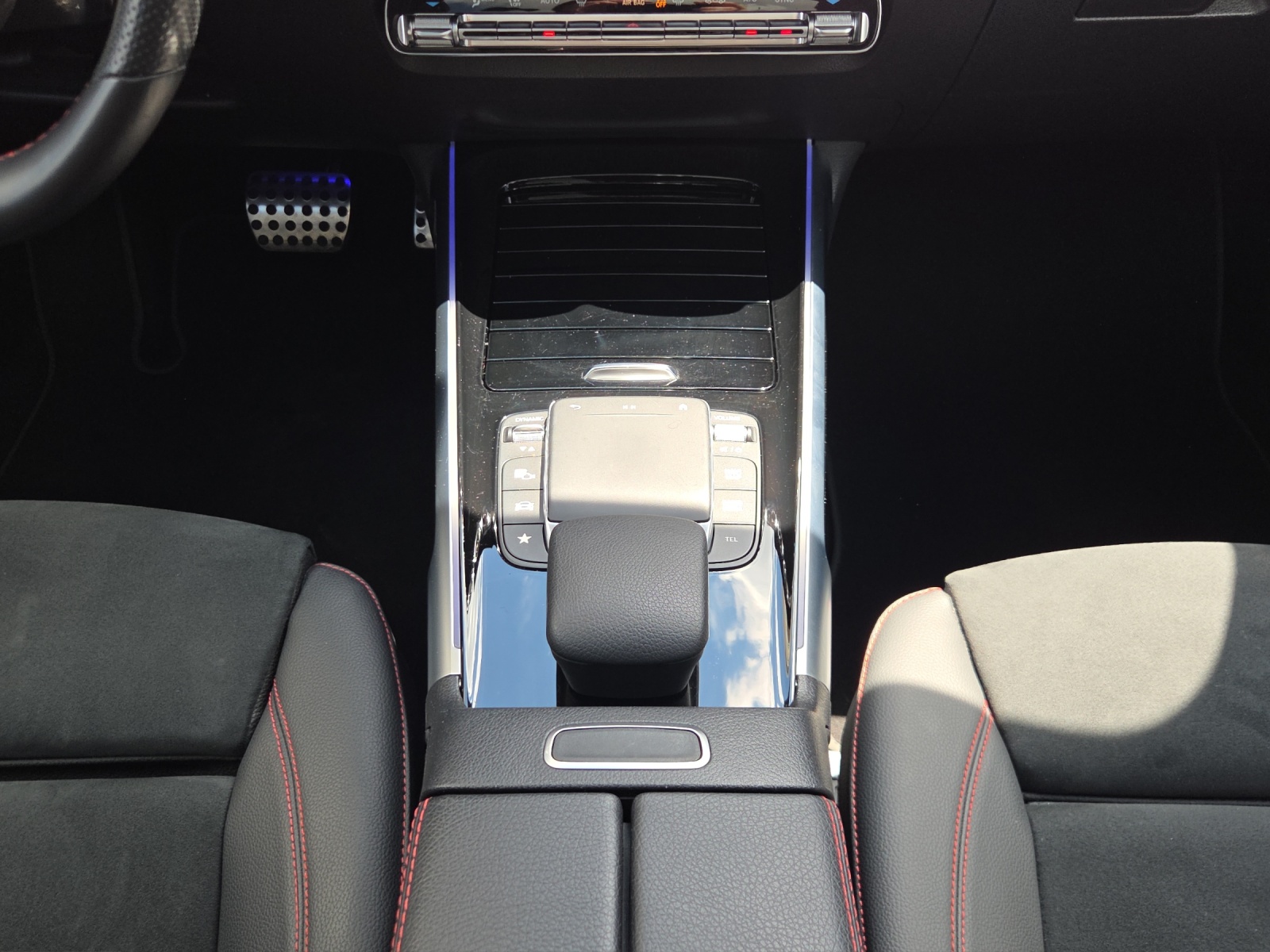 Image MERCEDES-BENZ GLB-200 GLB 200 4Matic AMG Line 8G-Tronic
