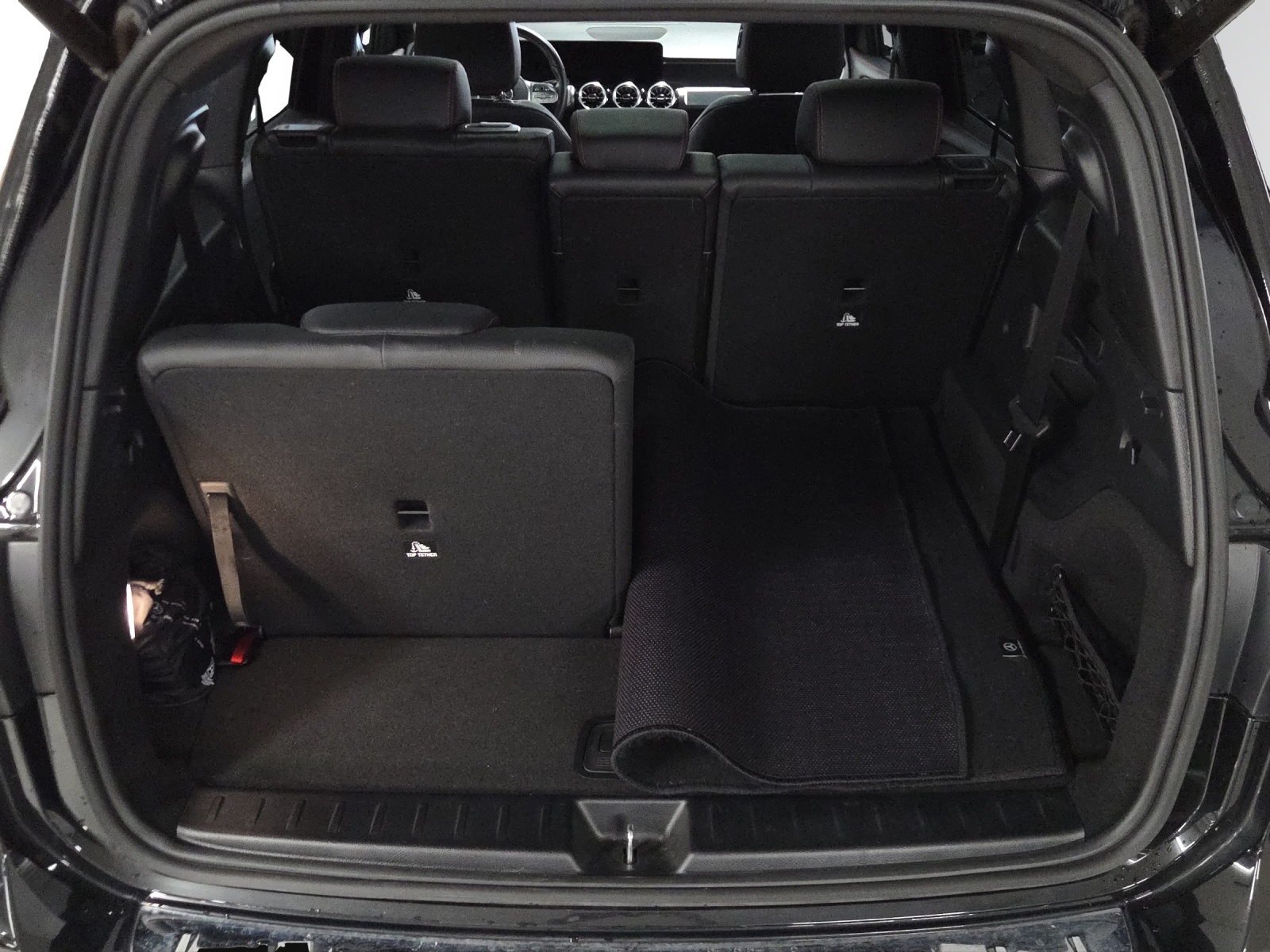 MERCEDES-BENZ GLB 200 4Matic AMG Line 8G-Tronic-image-6