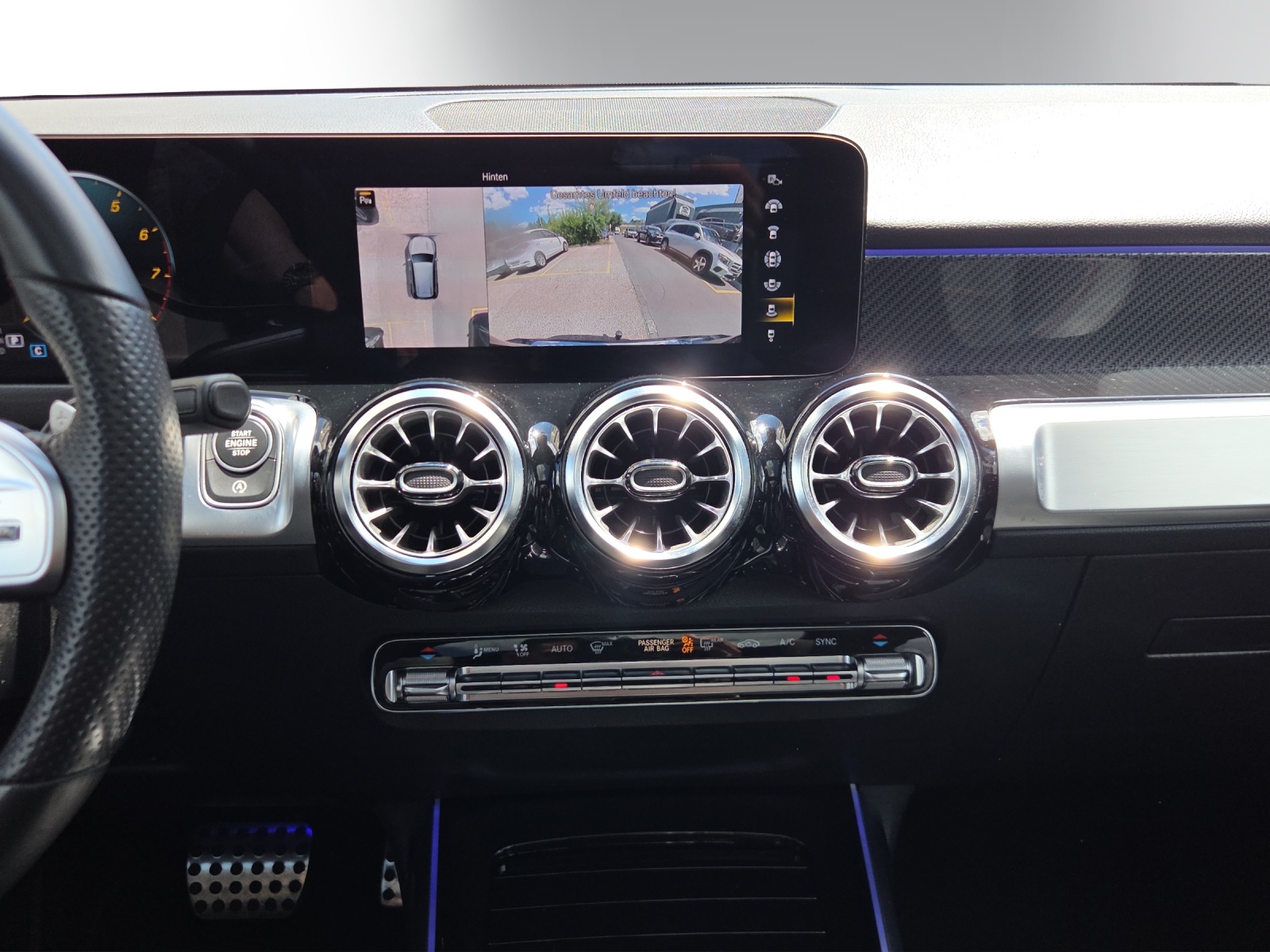 MERCEDES-BENZ GLB 200 4Matic AMG Line 8G-Tronic-image-12