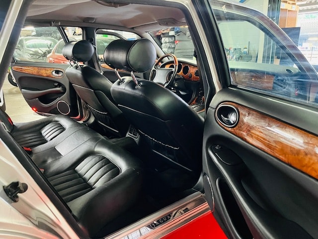 JAGUAR XJ 3.2 V8 Executive-image-8