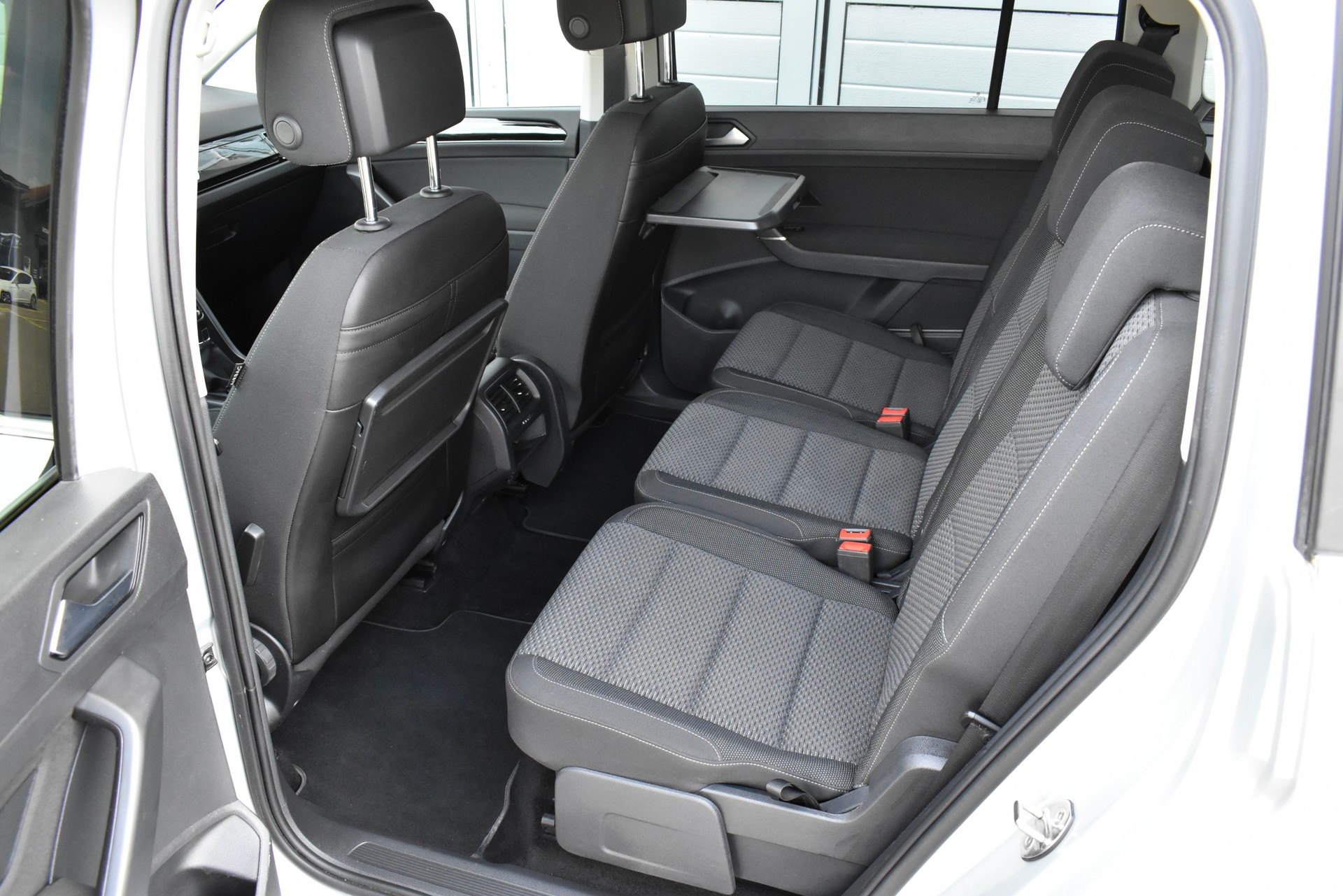 VW Touran 2.0 TDI BlueMotion Technology Comfortline DSG-image-8