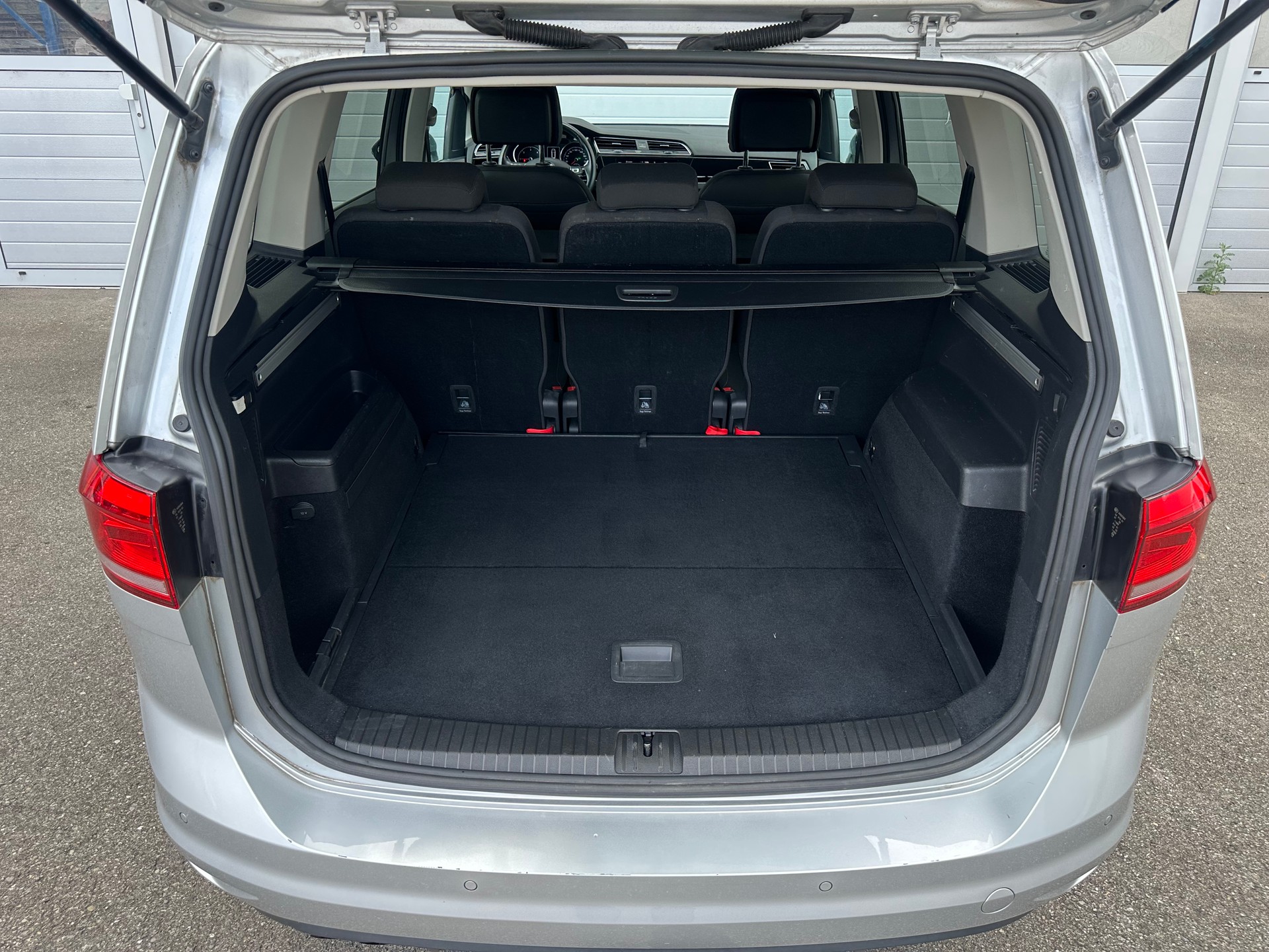 VW Touran 2.0 TDI BlueMotion Technology Comfortline DSG-image-5