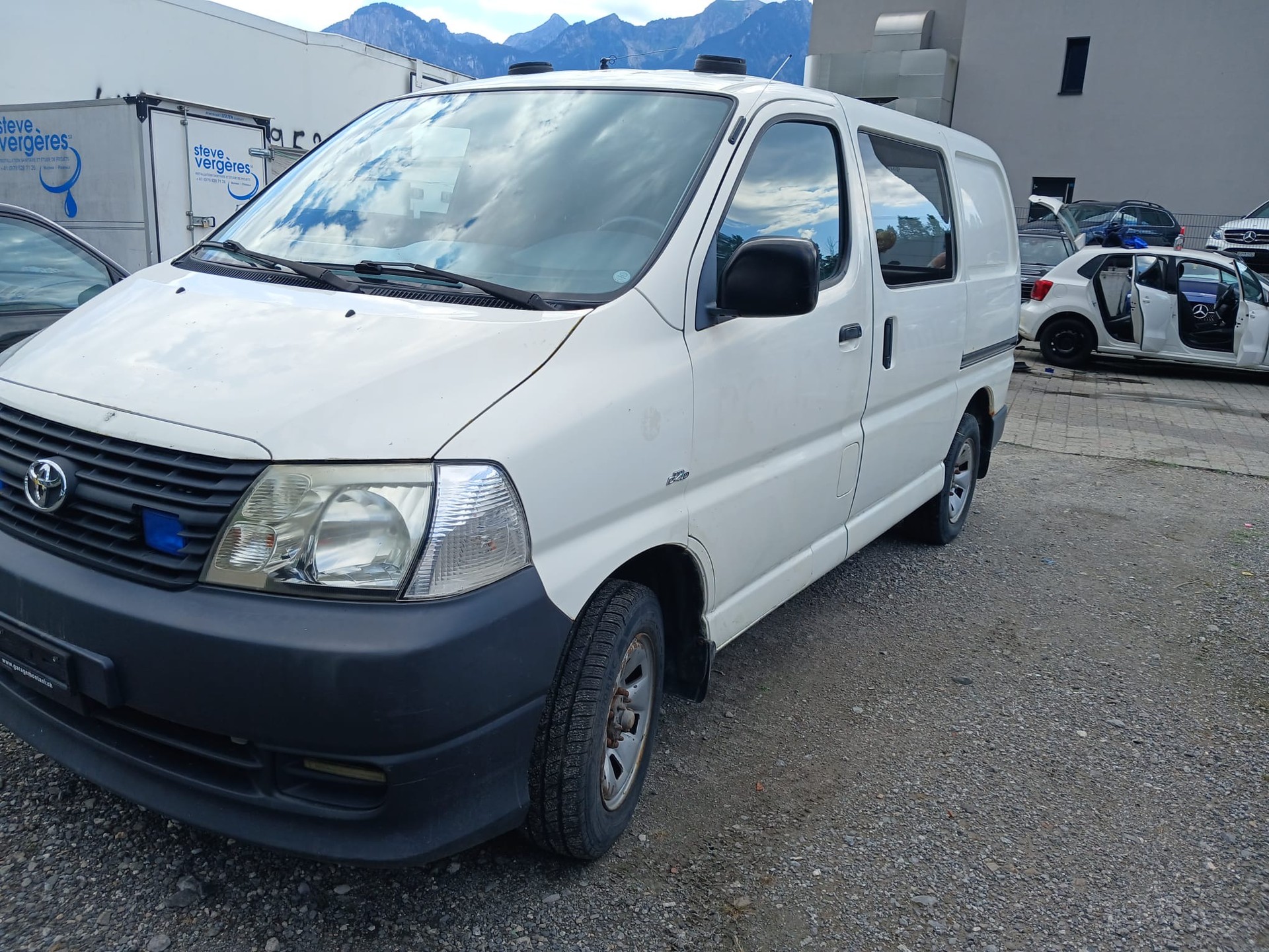 TOYOTA Hiace D-4D Kombi 4WD SWB-image-0