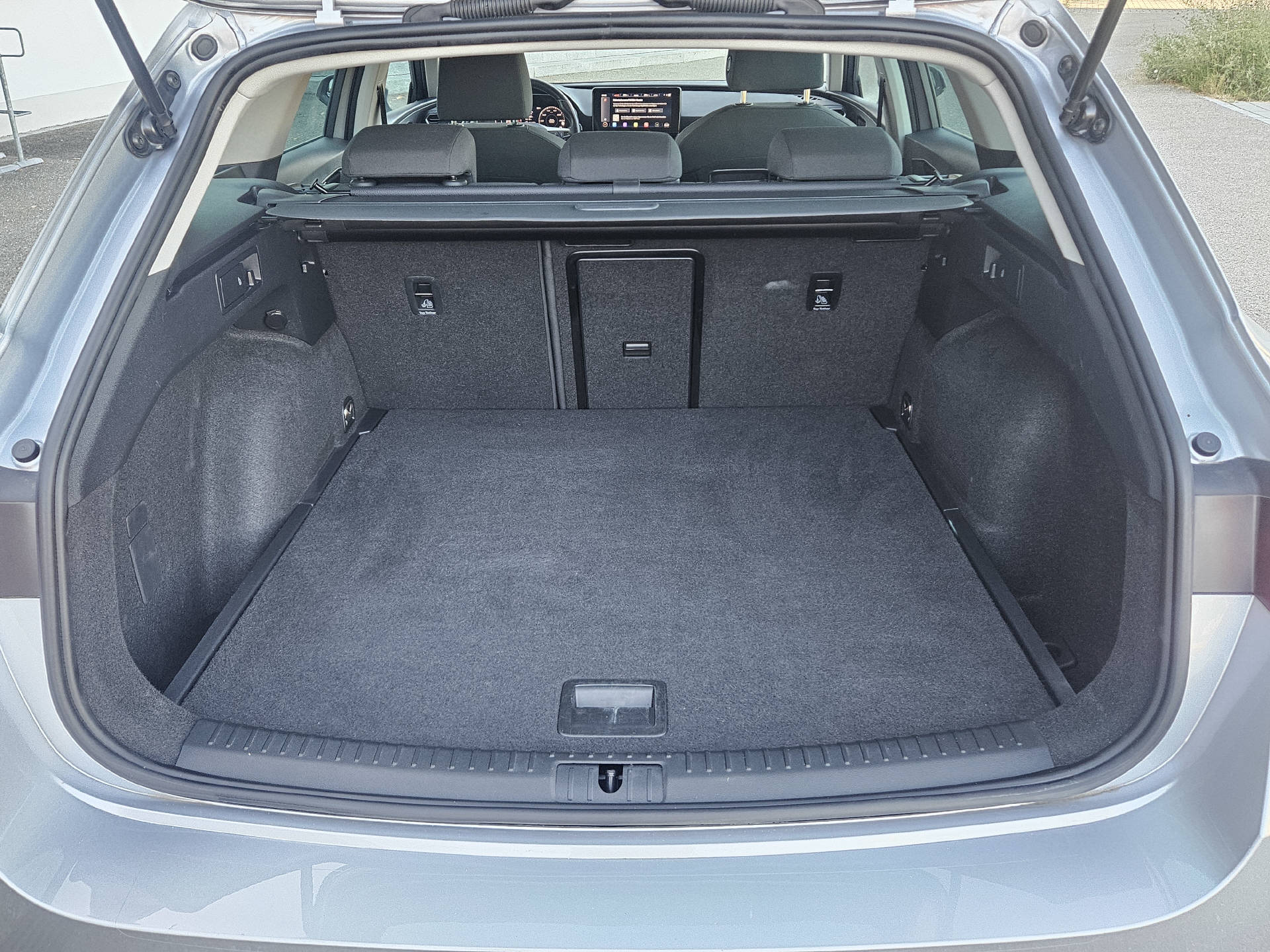 SEAT Leon ST 2.0 TDI Style DSG* Navi * Abstandsregeltempomat ACC *-image-2
