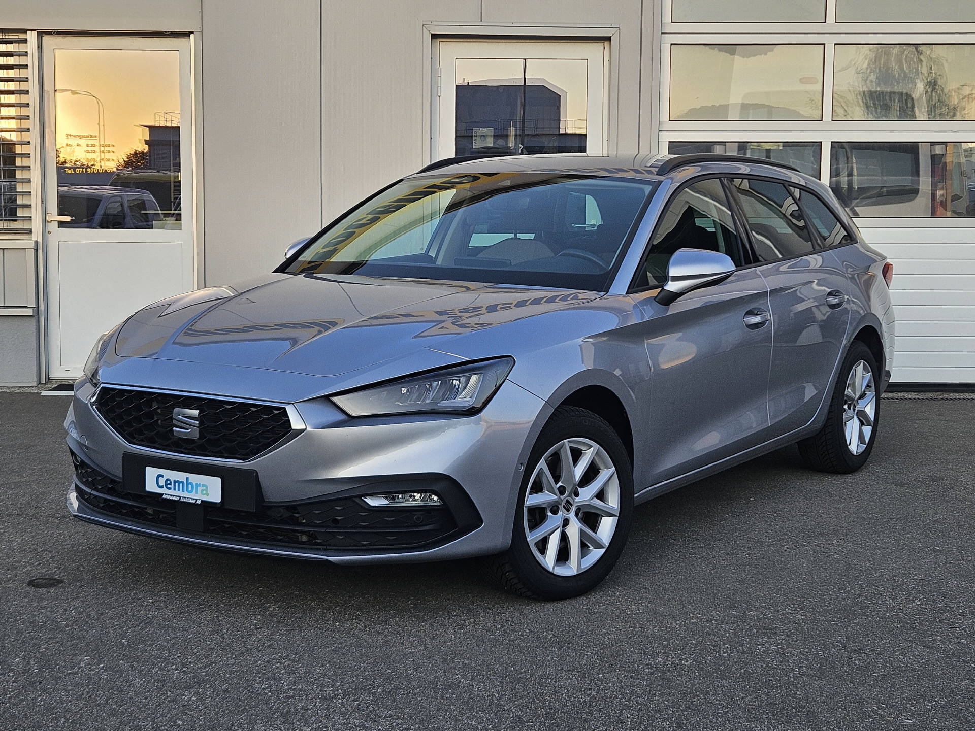 SEAT Leon ST 2.0 TDI Style DSG* Navi * Abstandsregeltempomat ACC *-image-3