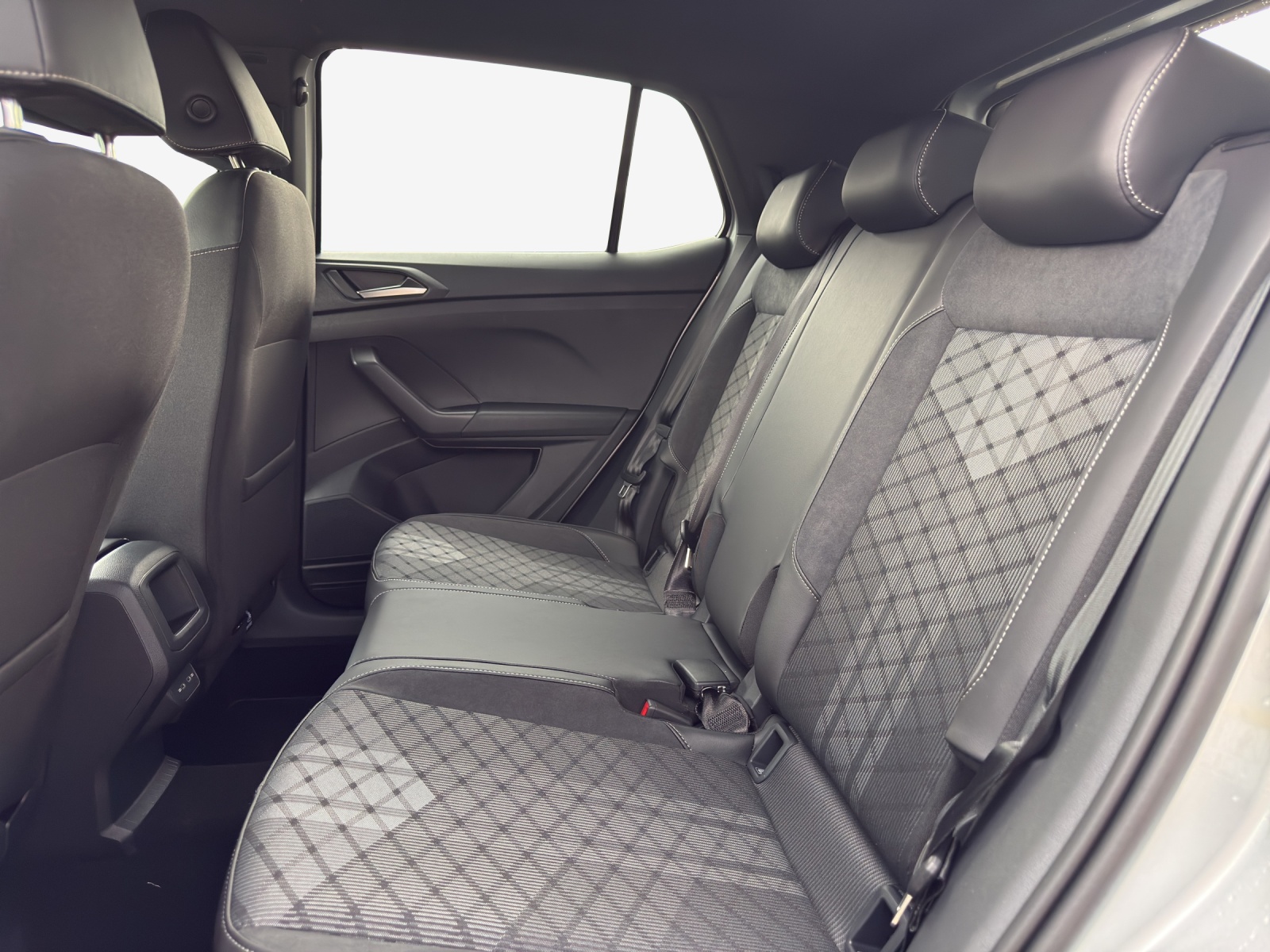 VW T-Cross 1.0 TSI EVO R-Line DSG-image-11