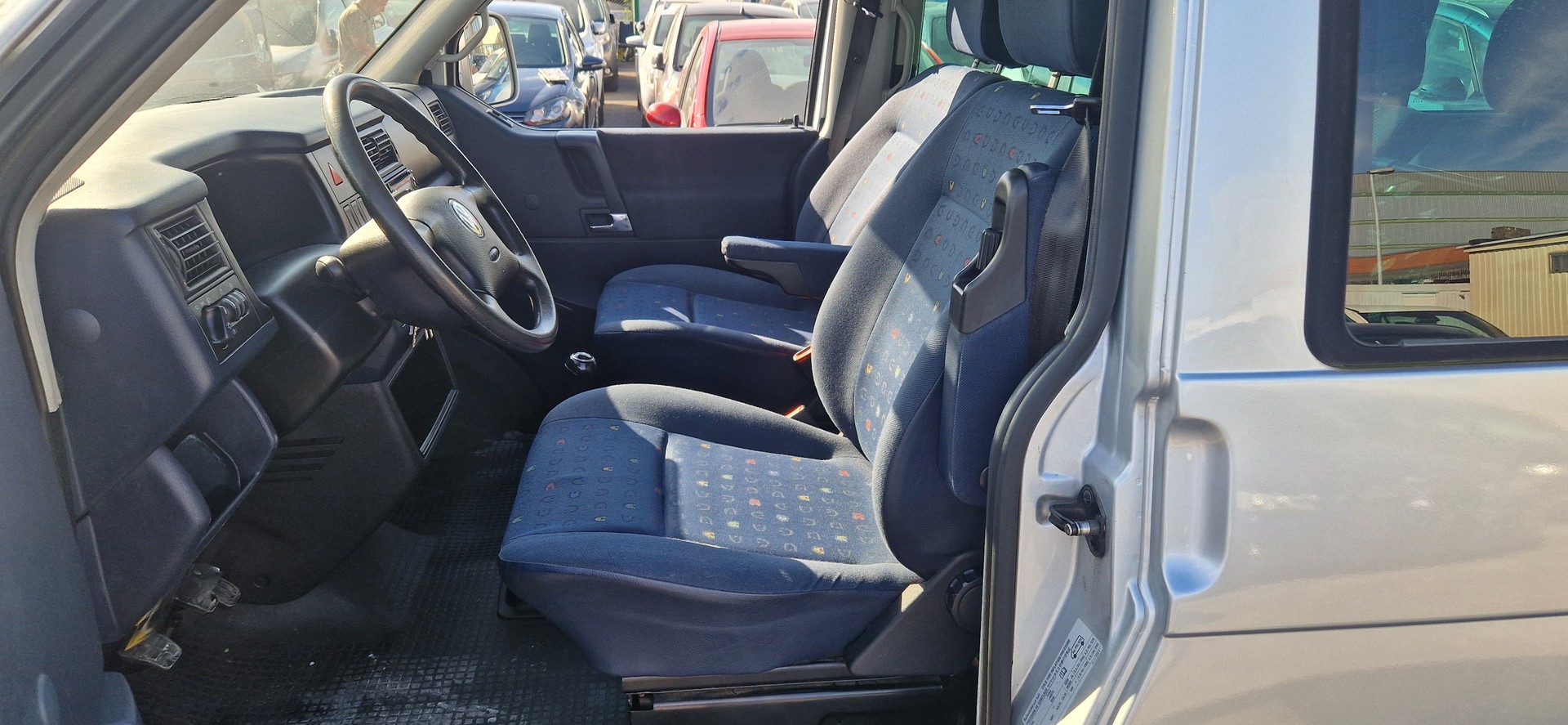 VW T4 Caravelle 2.5TDI ABS-image-5
