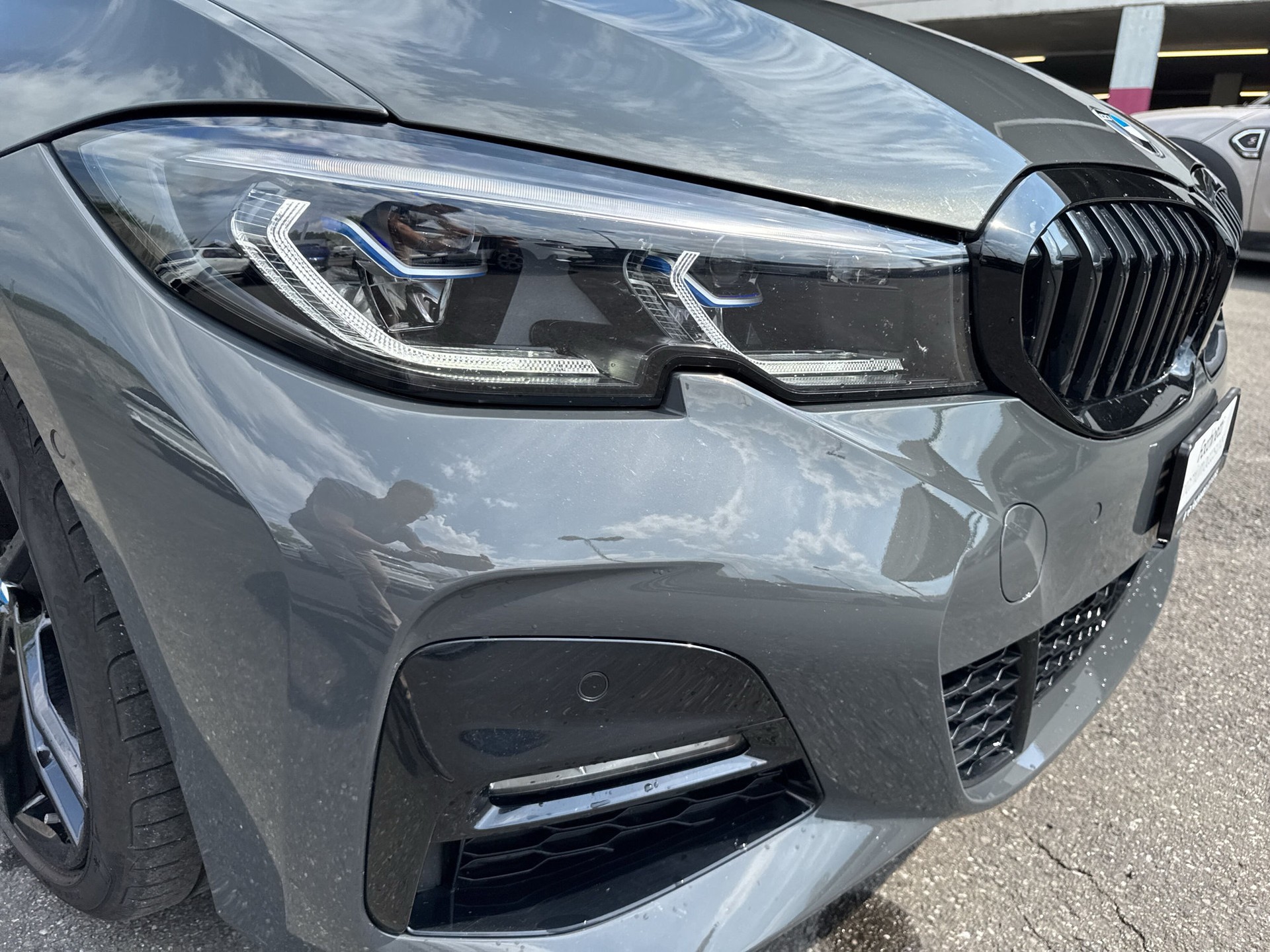 BMW 320d xDrive 48V Touring M Sport Steptronic-image-17