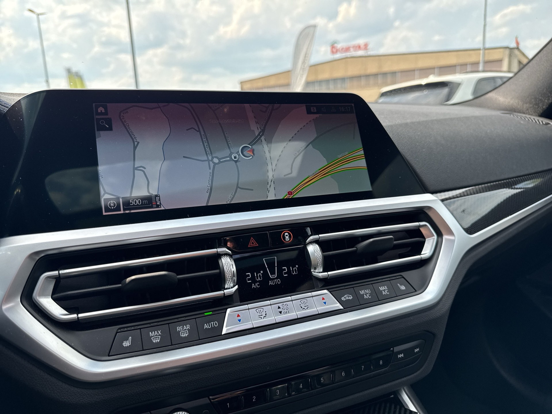 BMW 320d xDrive 48V Touring M Sport Steptronic-image-10