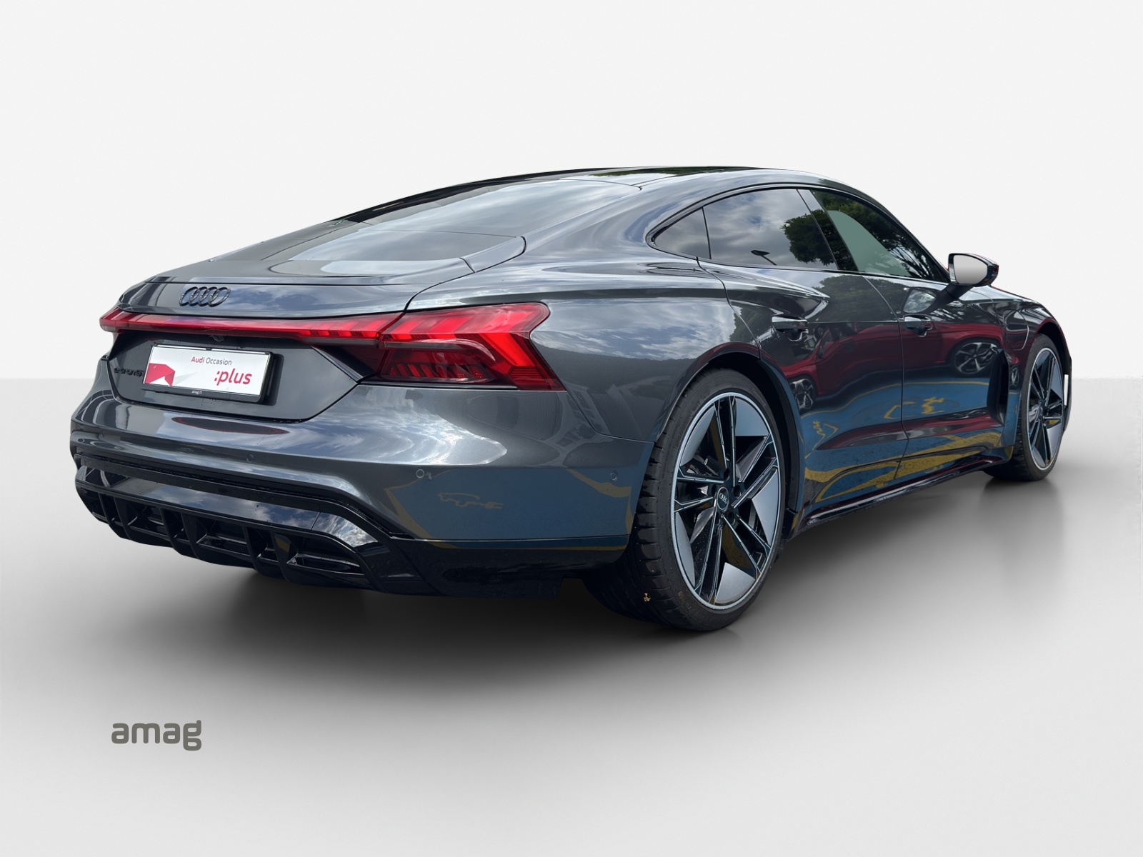 AUDI e-tron GT quattro-image-4