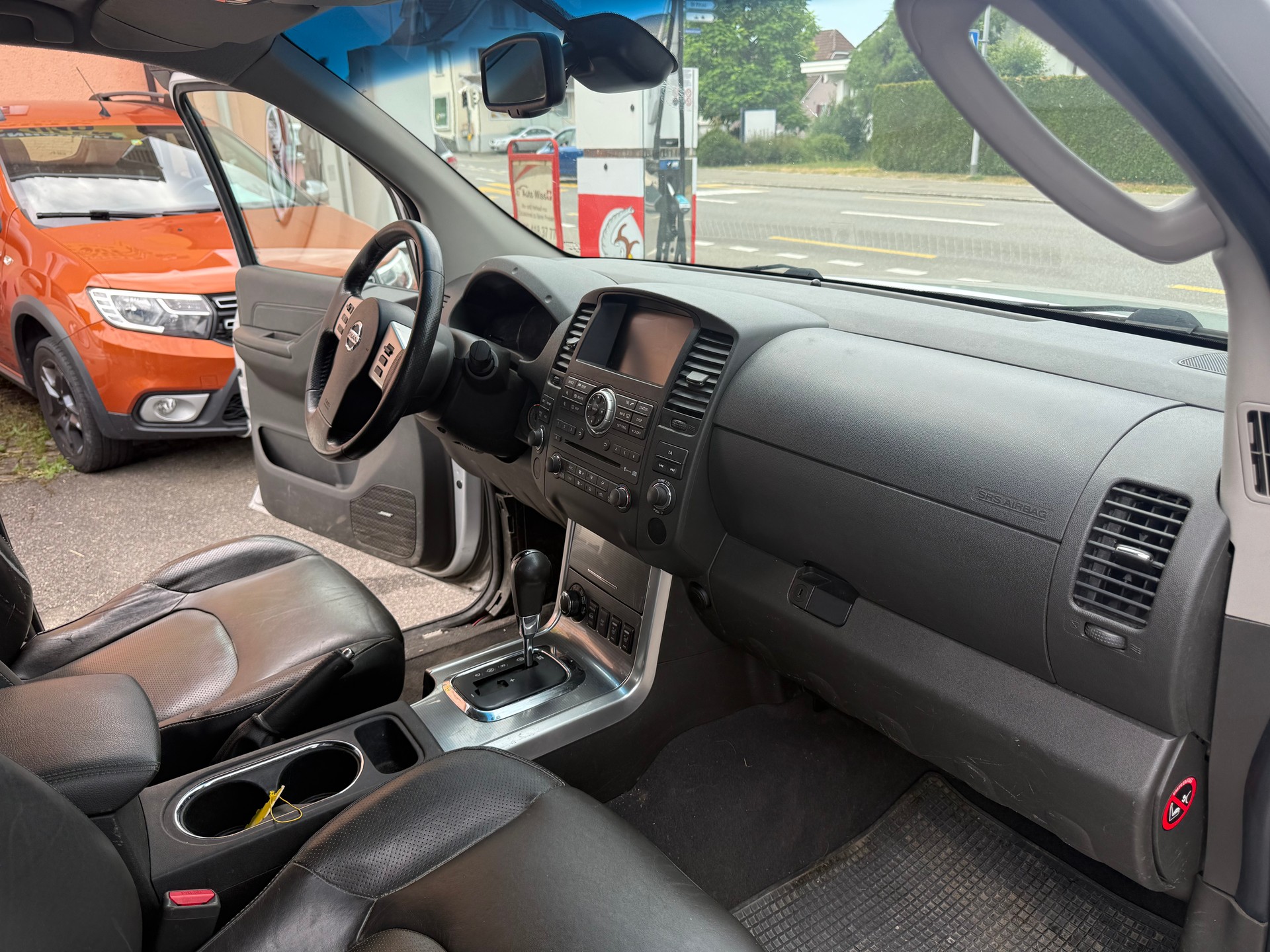 NISSAN Navara V6 Double Cab LE 3.0 dCi 4WD Automat-image-9