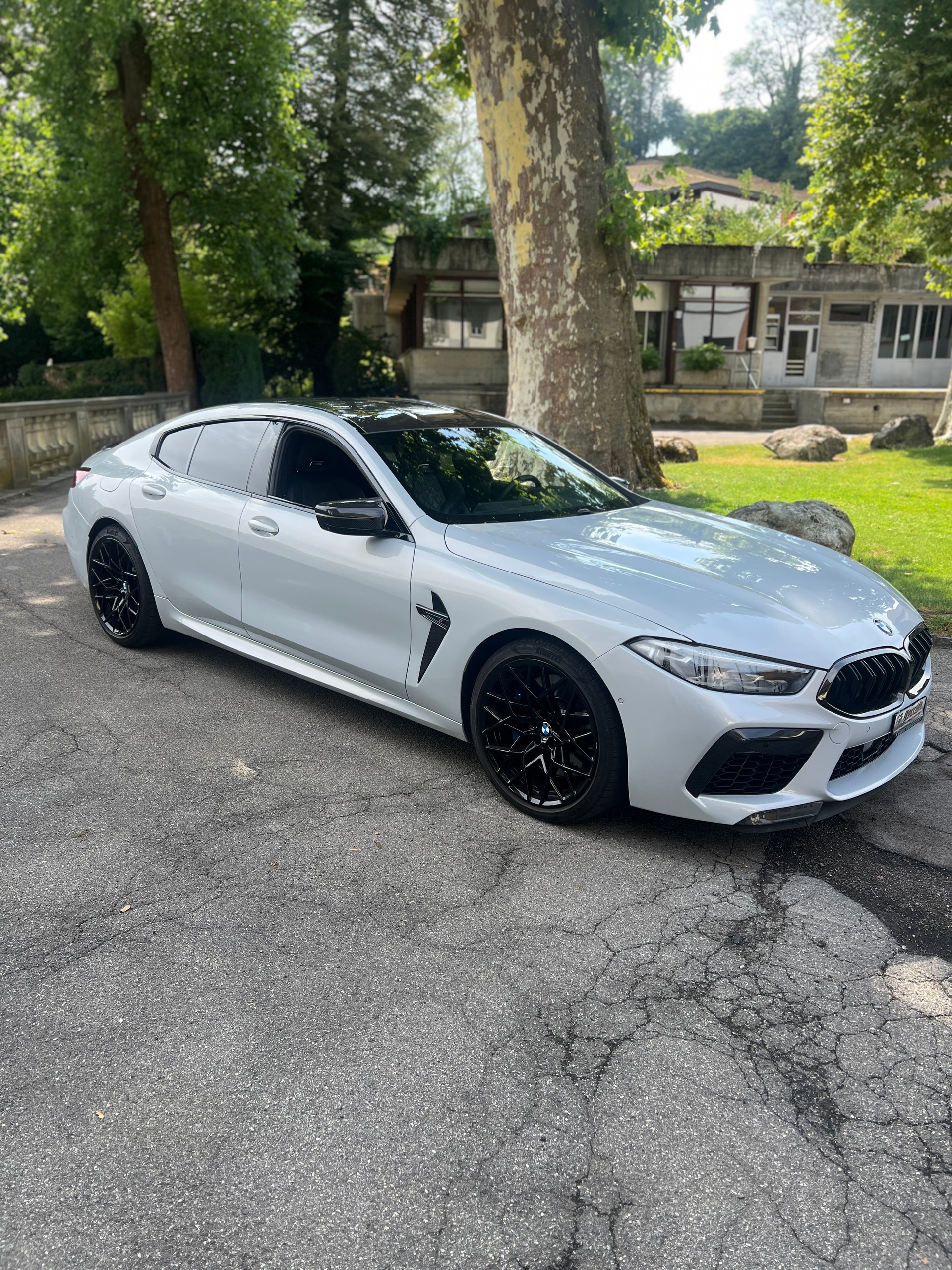 BMW M8 xDrive M Competition Steptronic-image-4