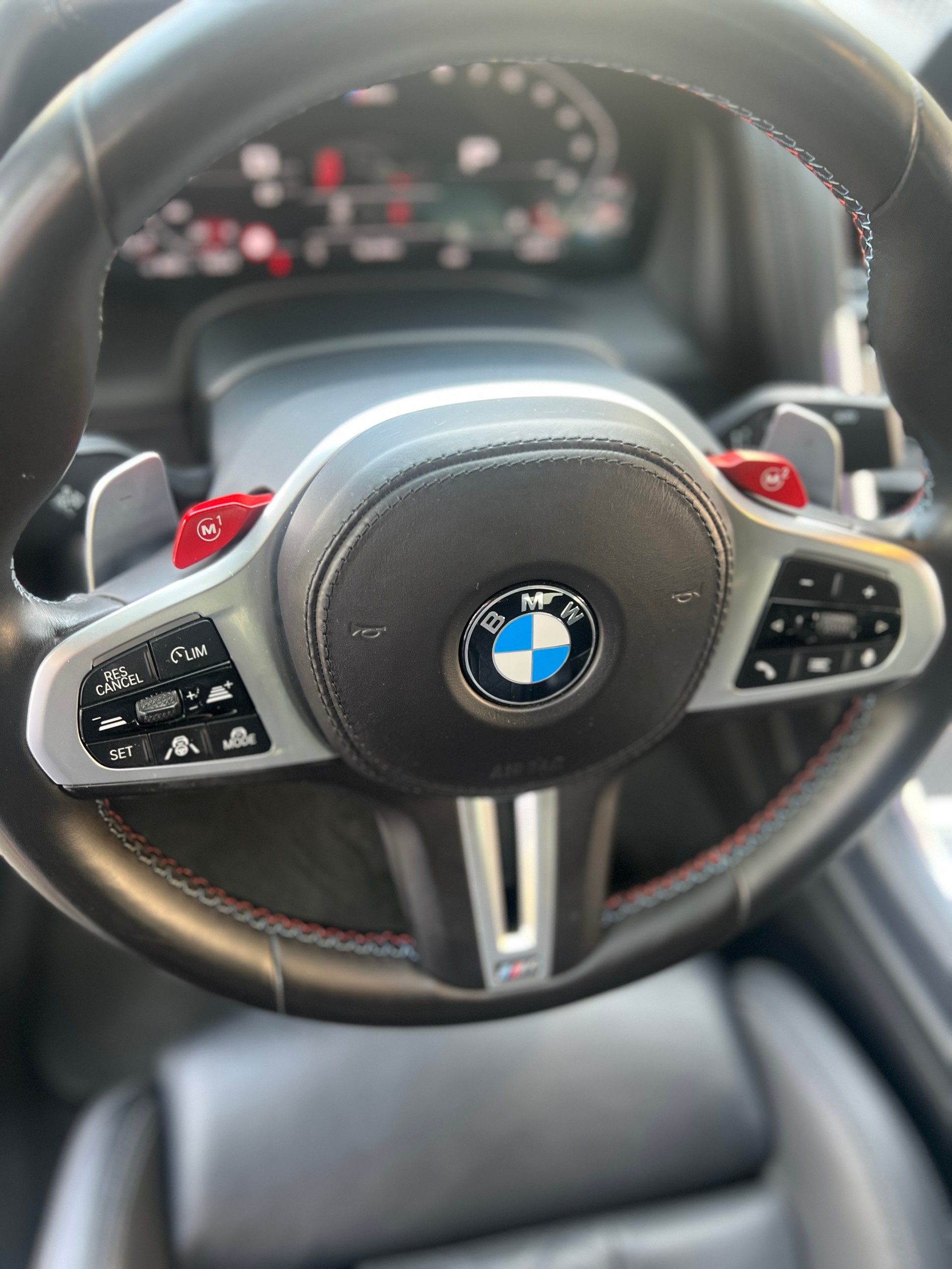 BMW M8 xDrive M Competition Steptronic-image-6