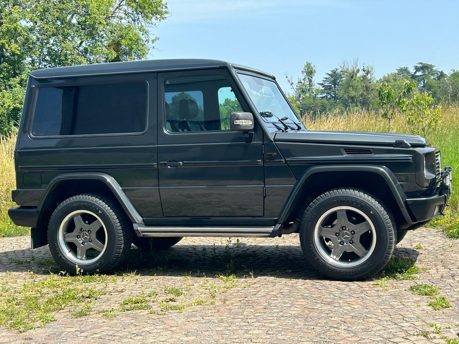 MERCEDES-BENZ G 300-image-1