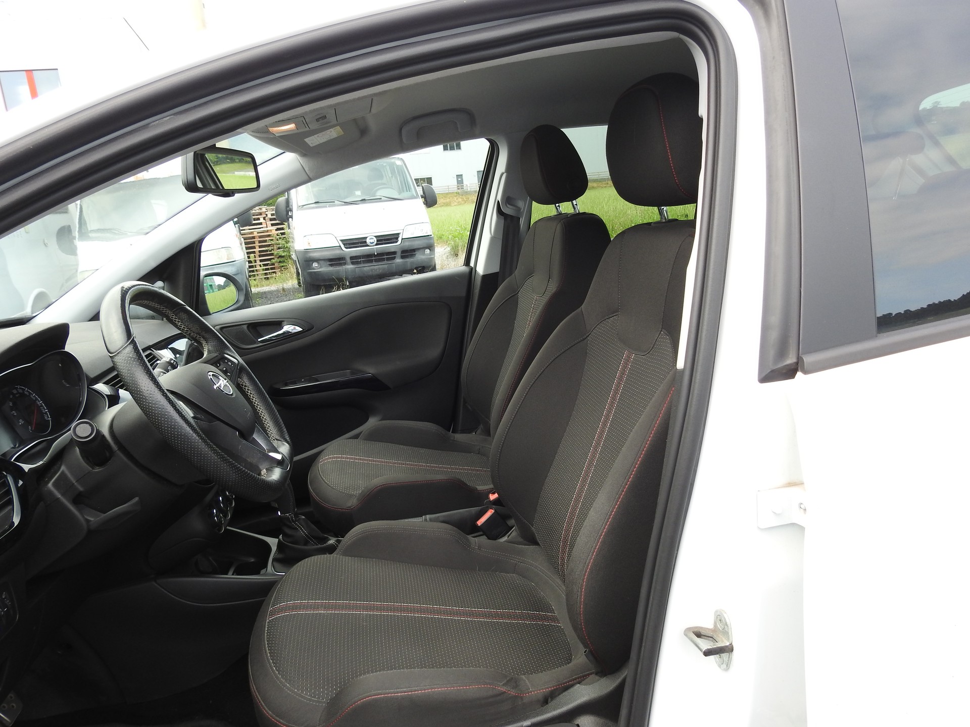 OPEL Corsa 1.4 Turbo EcoTec OPC Line-image-12