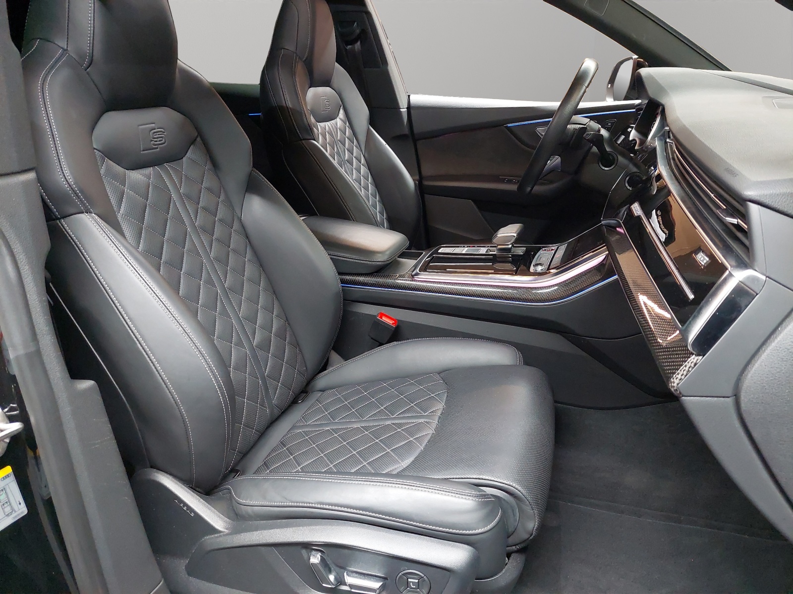 AUDI SQ8 TFSI quattro tiptronic-image-8