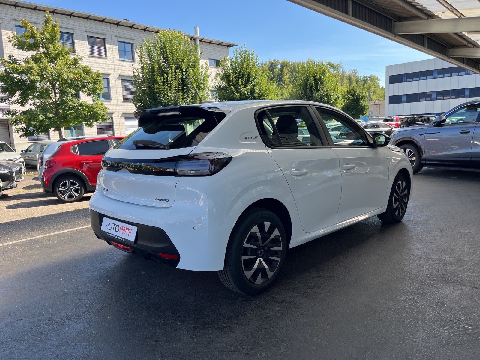 PEUGEOT 208 1.2 MHEV 110 Style-image-4