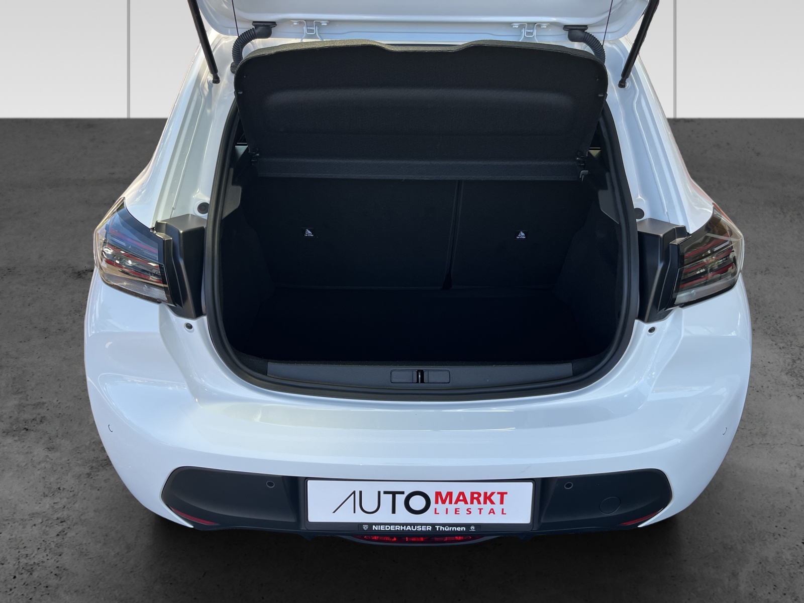 PEUGEOT 208 1.2 MHEV 110 Style-image-11