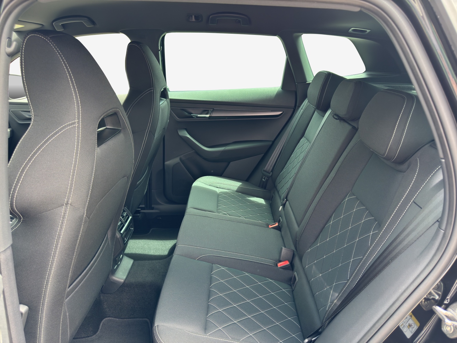 SKODA Karoq 2.0 TSI SportLine 4x4 DSG-image-11