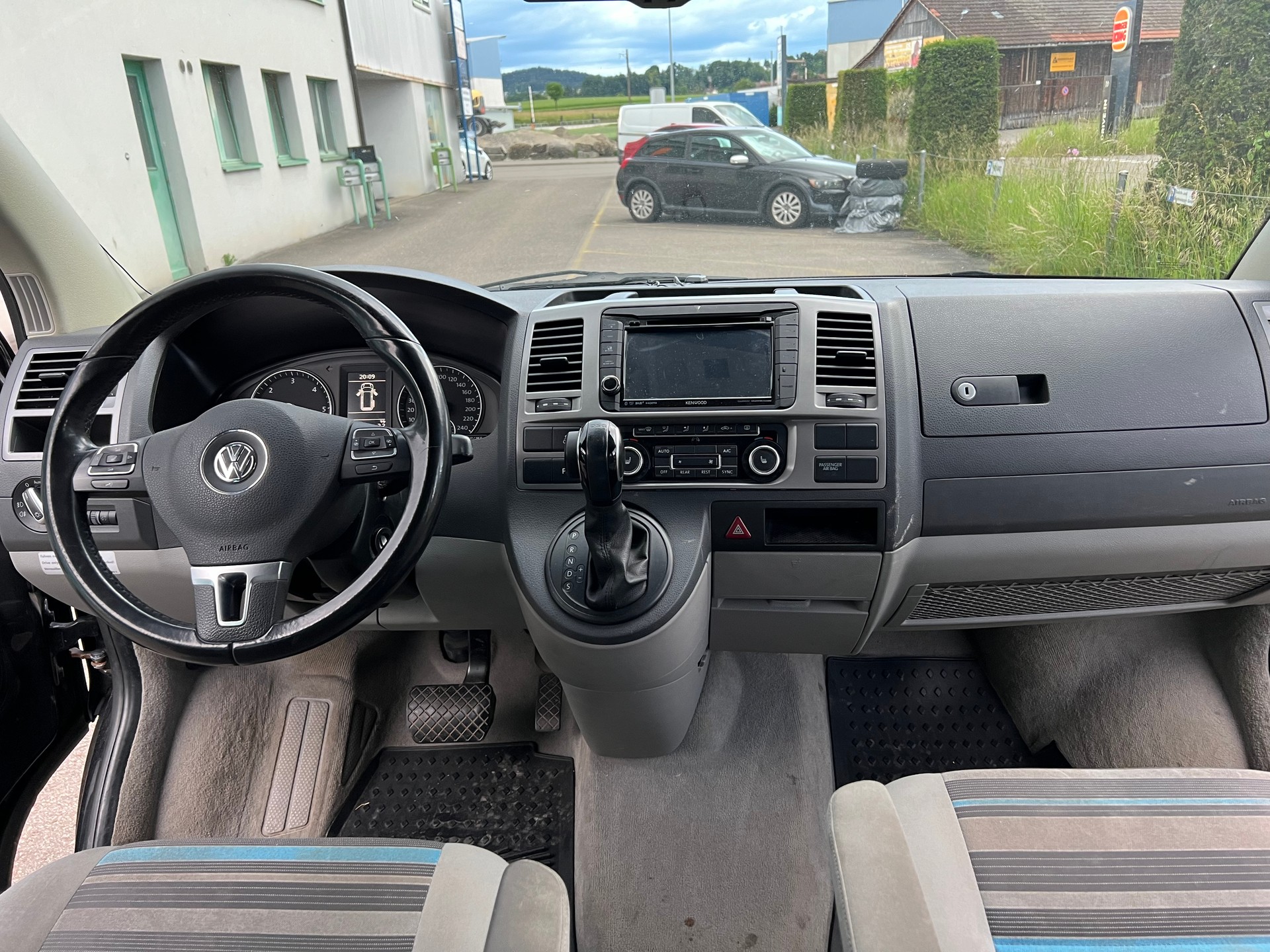 VW T5 California 2.0 Bi-TDI Beach Edition 4Motion DSG-image-10