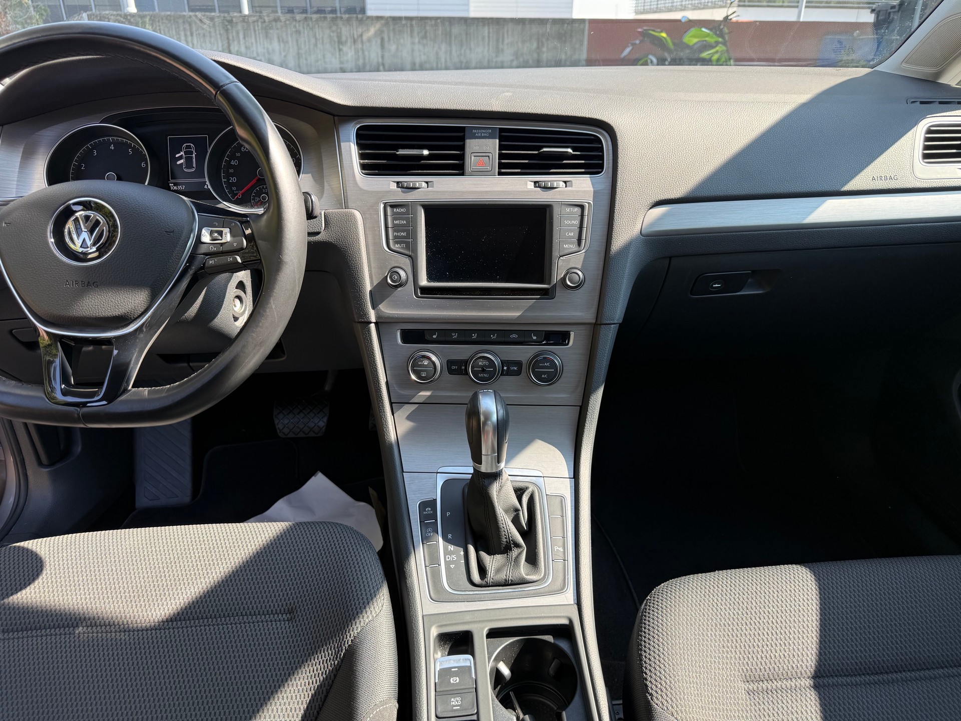 VW Golf 1.4 TSI Comfortline DSG ( Visite du jour-Garantie-Service à jour )-image-10