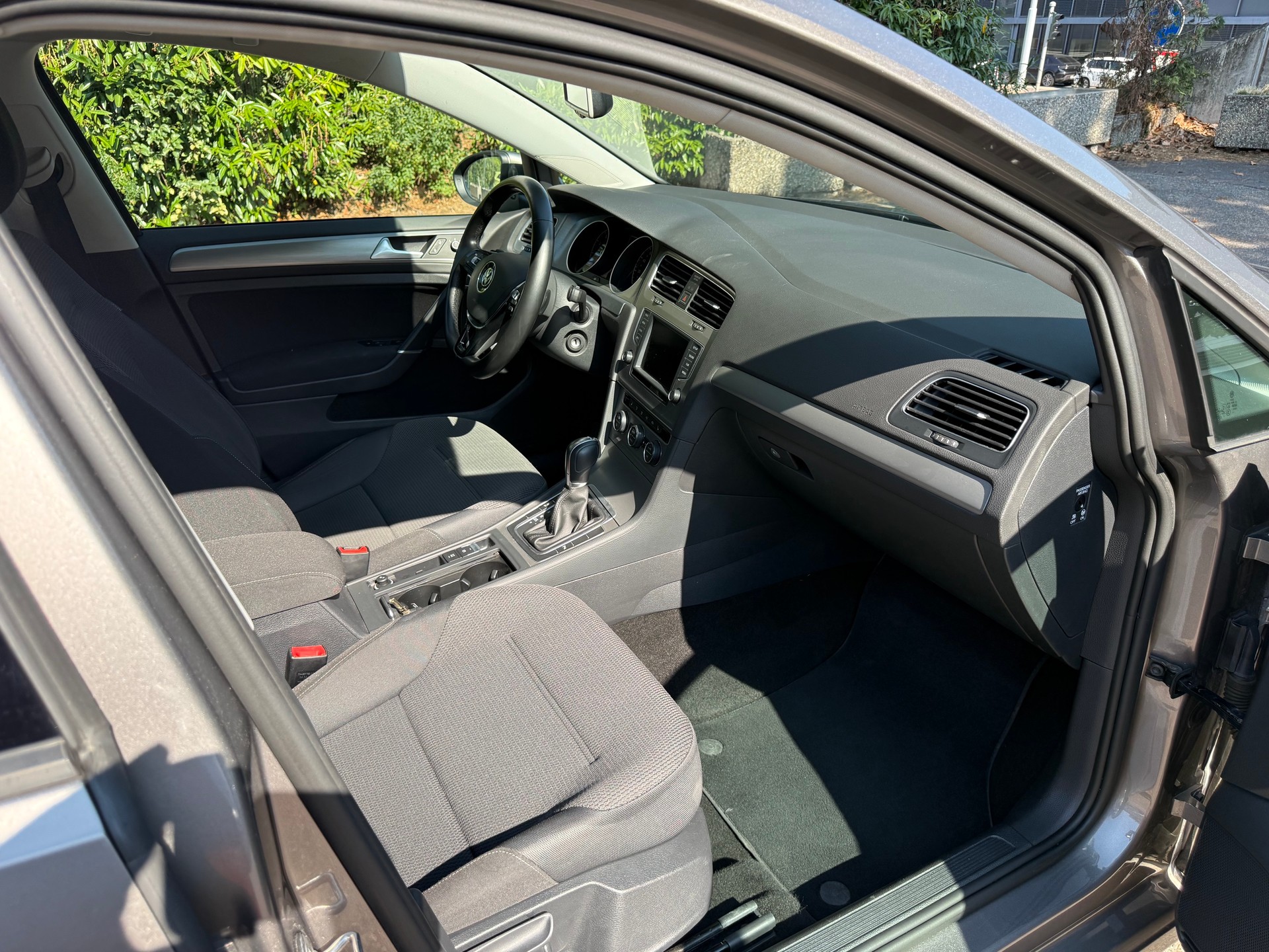 VW Golf 1.4 TSI Comfortline DSG ( Visite du jour-Garantie-Service à jour )-image-8