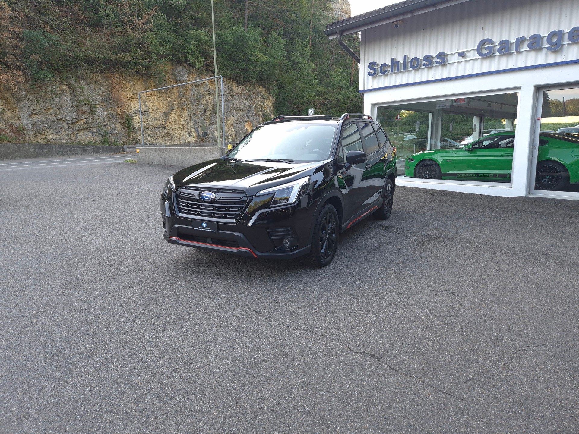 SUBARU Forester 2.0i e-Boxer Luxury Lineartronic-image-4