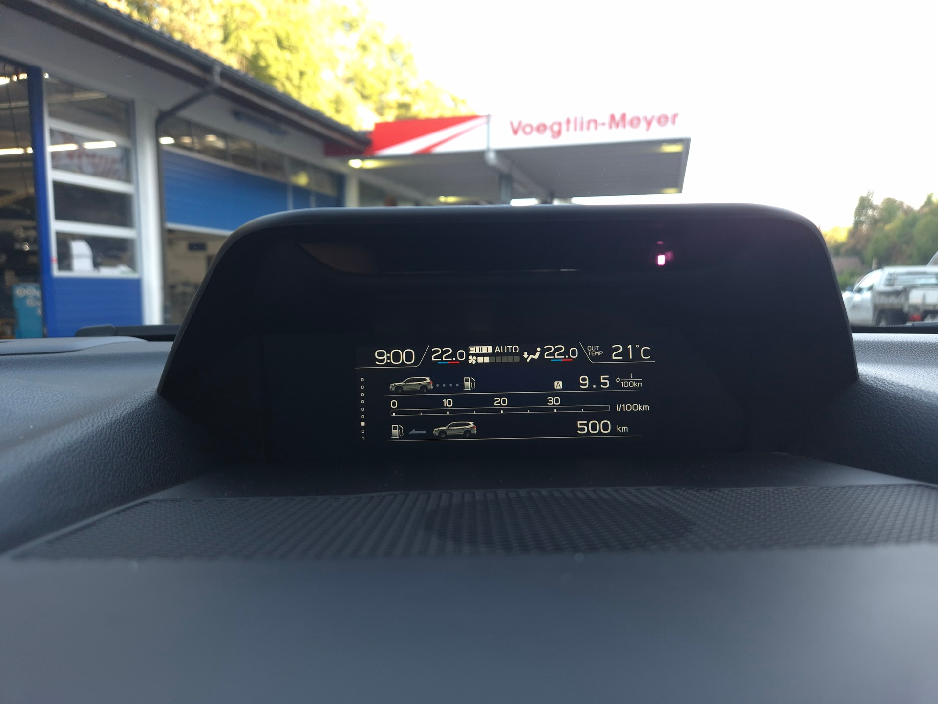 SUBARU Forester 2.0i e-Boxer Luxury Lineartronic-image-19