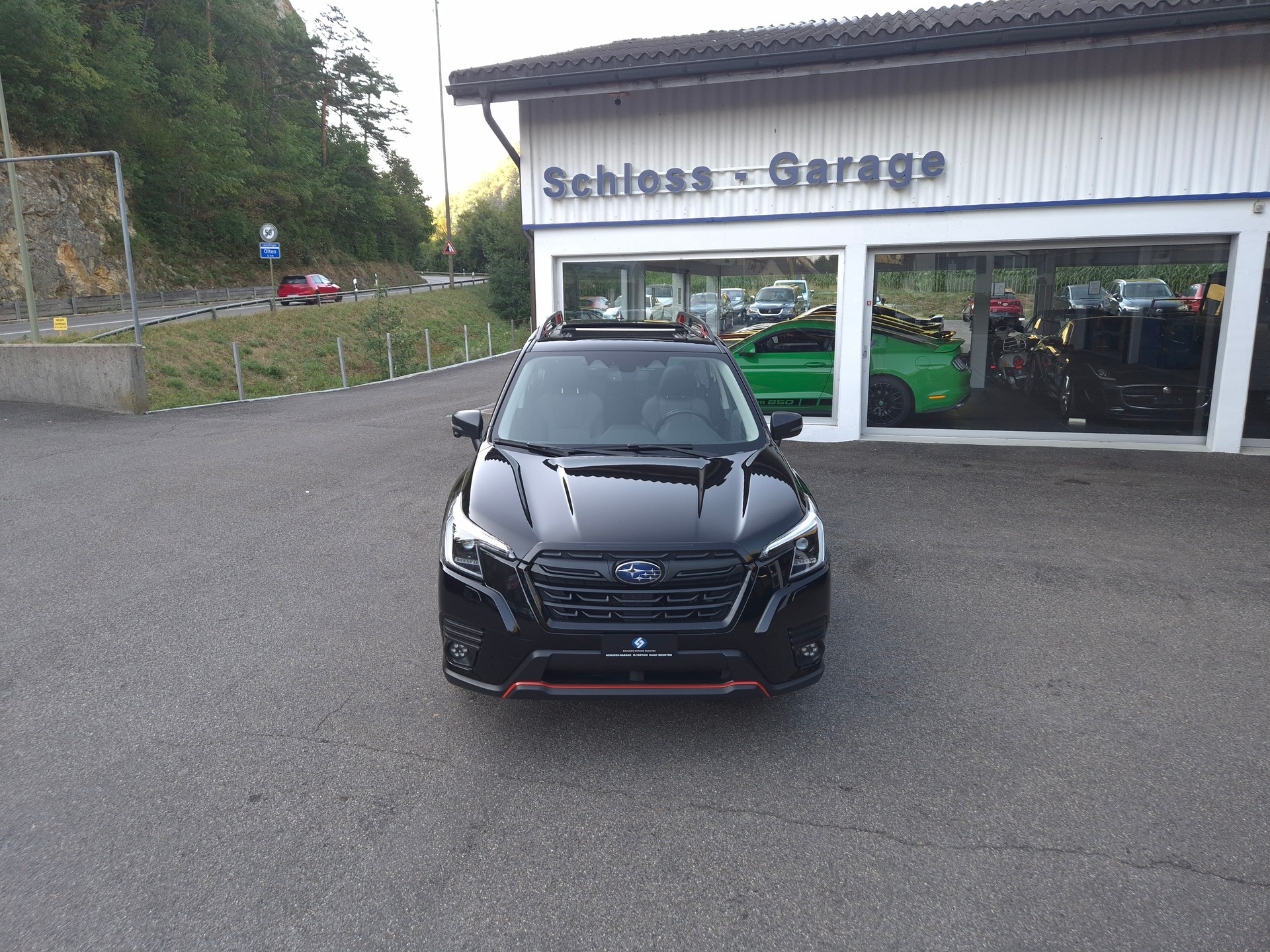 SUBARU Forester 2.0i e-Boxer Luxury Lineartronic-image-2