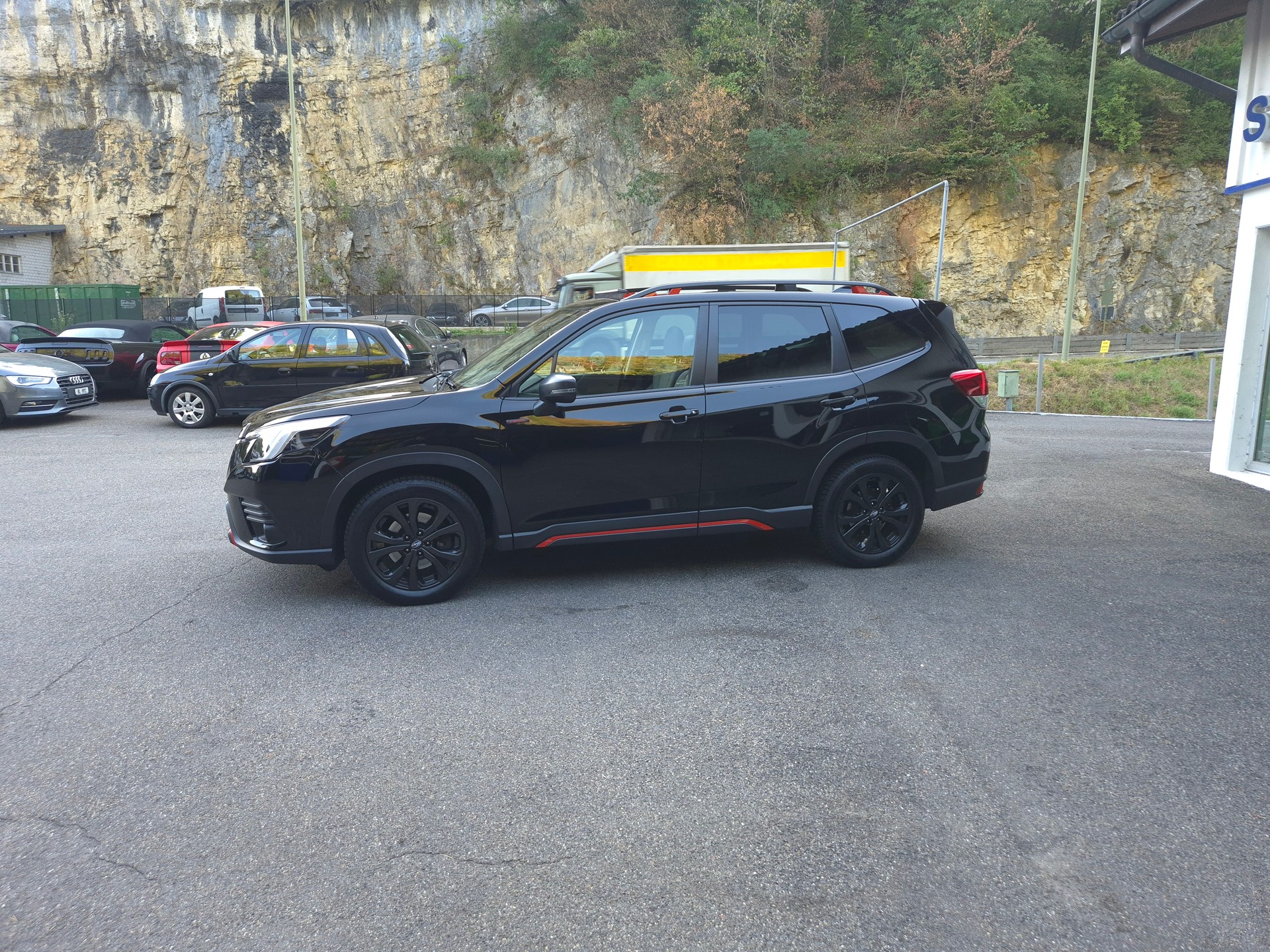 SUBARU Forester 2.0i e-Boxer Luxury Lineartronic-image-6