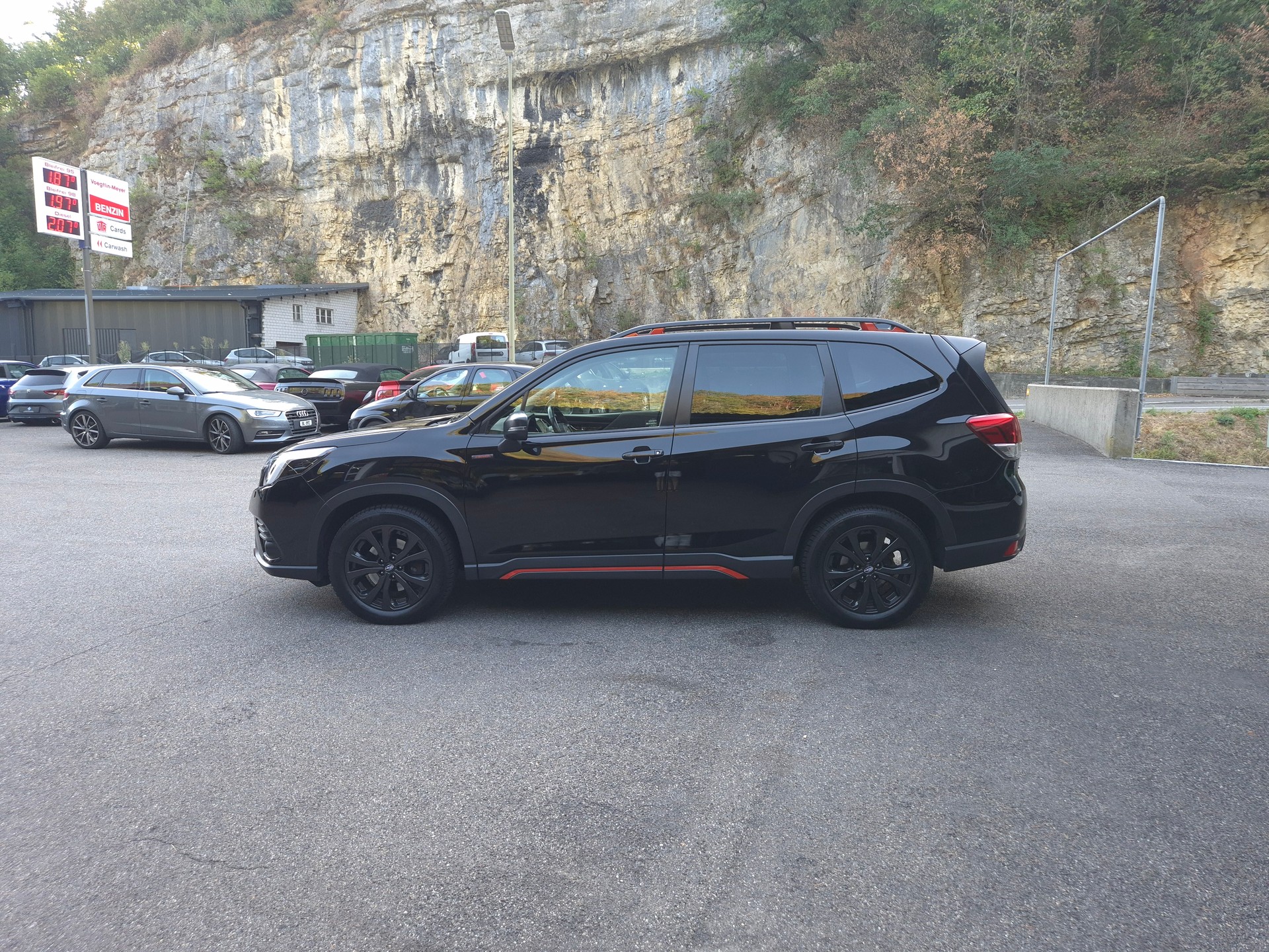 SUBARU Forester 2.0i e-Boxer Luxury Lineartronic-image-7