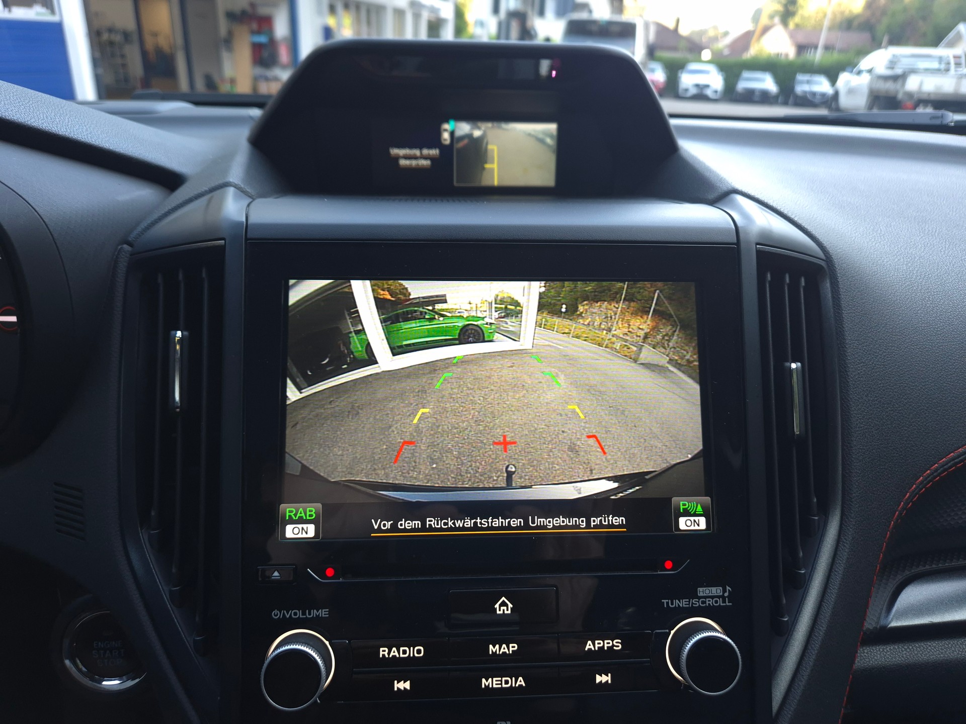 SUBARU Forester 2.0i e-Boxer Luxury Lineartronic-image-23