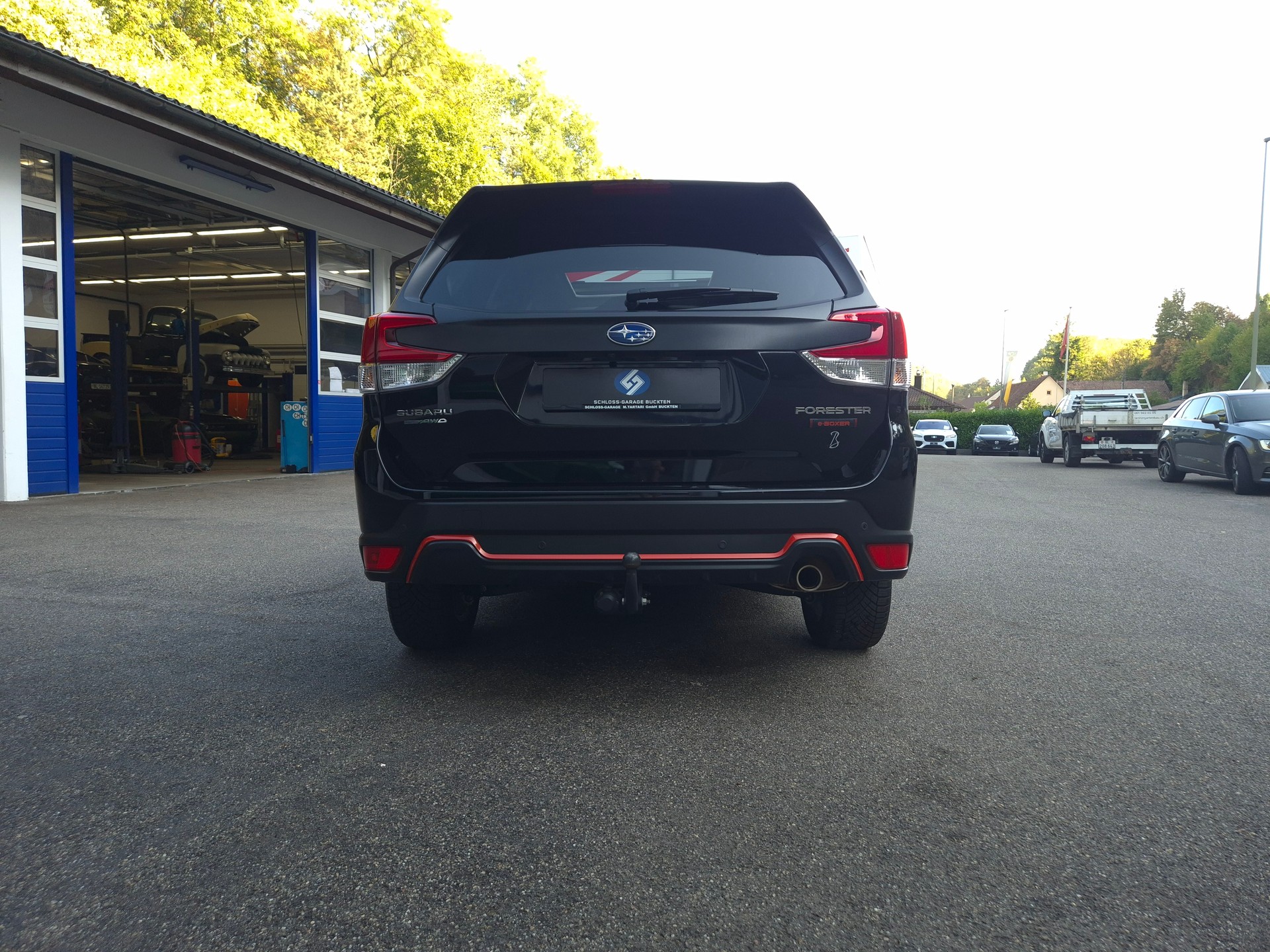 SUBARU Forester 2.0i e-Boxer Luxury Lineartronic-image-11