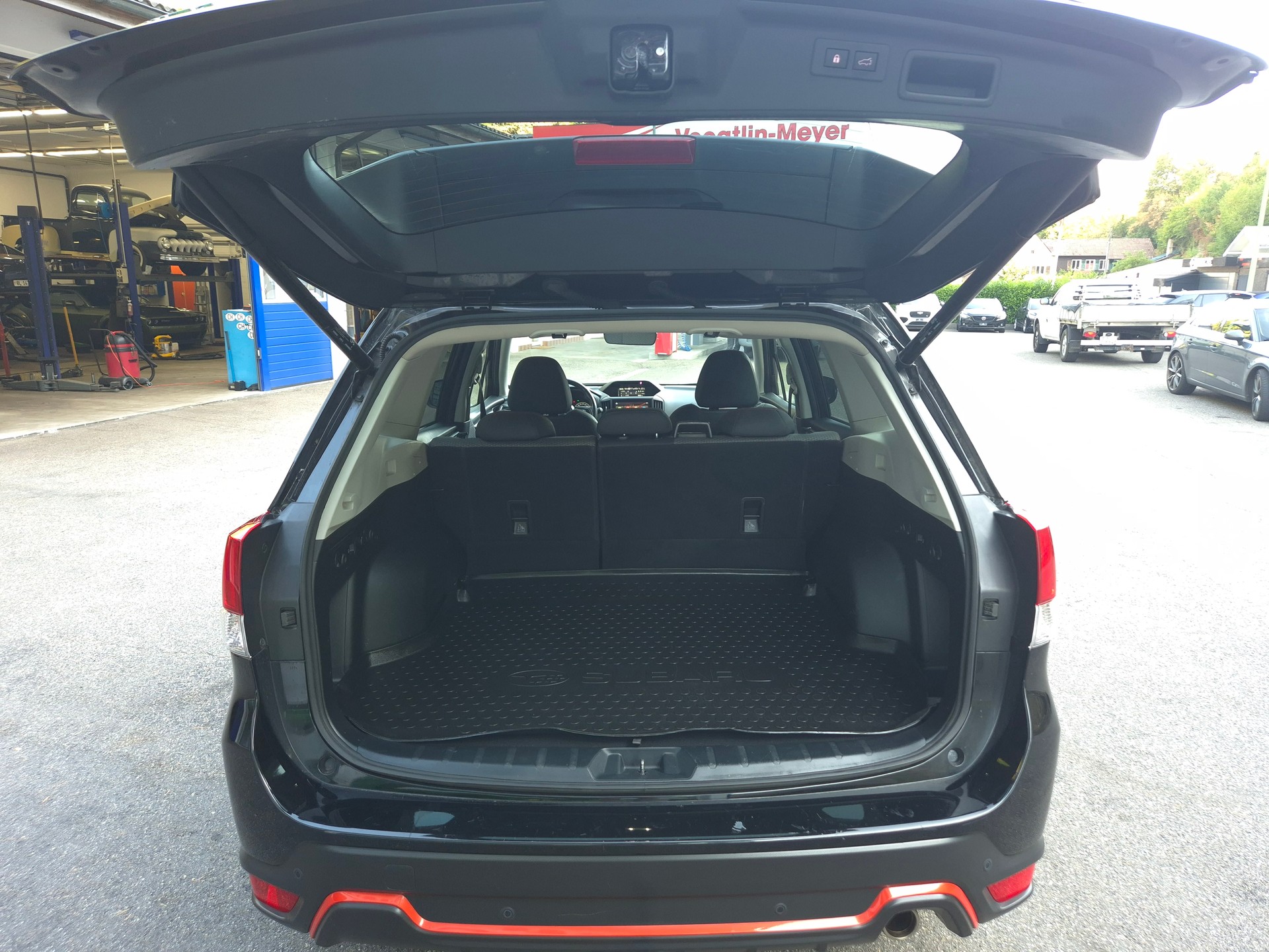 SUBARU Forester 2.0i e-Boxer Luxury Lineartronic-image-30