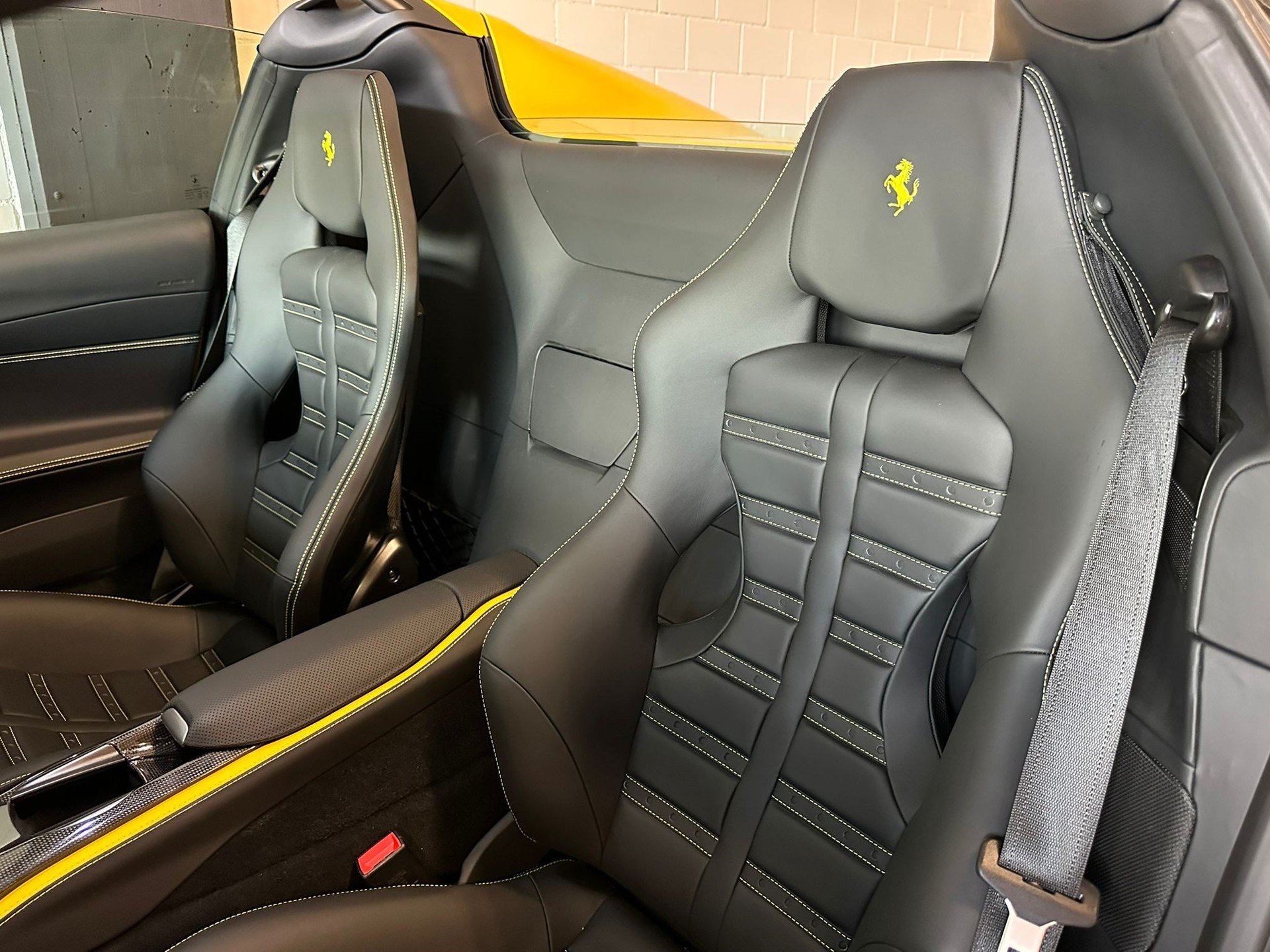 FERRARI 812 GTS Full Carbon + Sonderfarbe-image-8