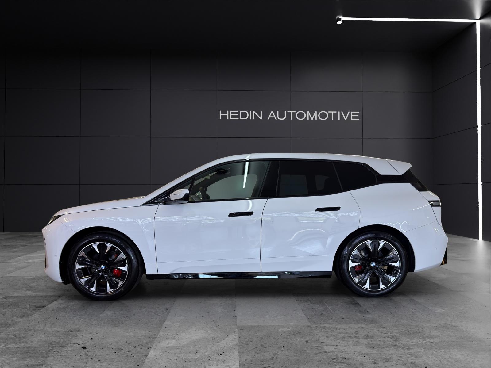 BMW iX xDrive60-image-1