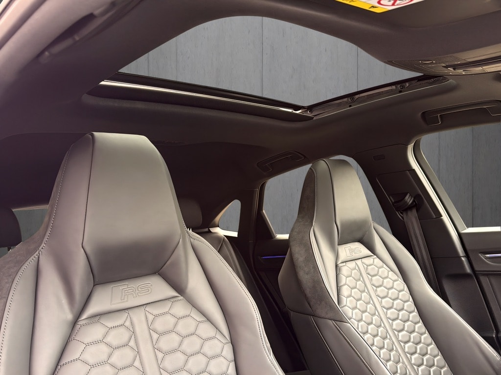 AUDI RS Q3 Sportback quattro S tronic*CH Auslieferung, Vollausstattung,*Gratis Service bis 100'000km.-image-10