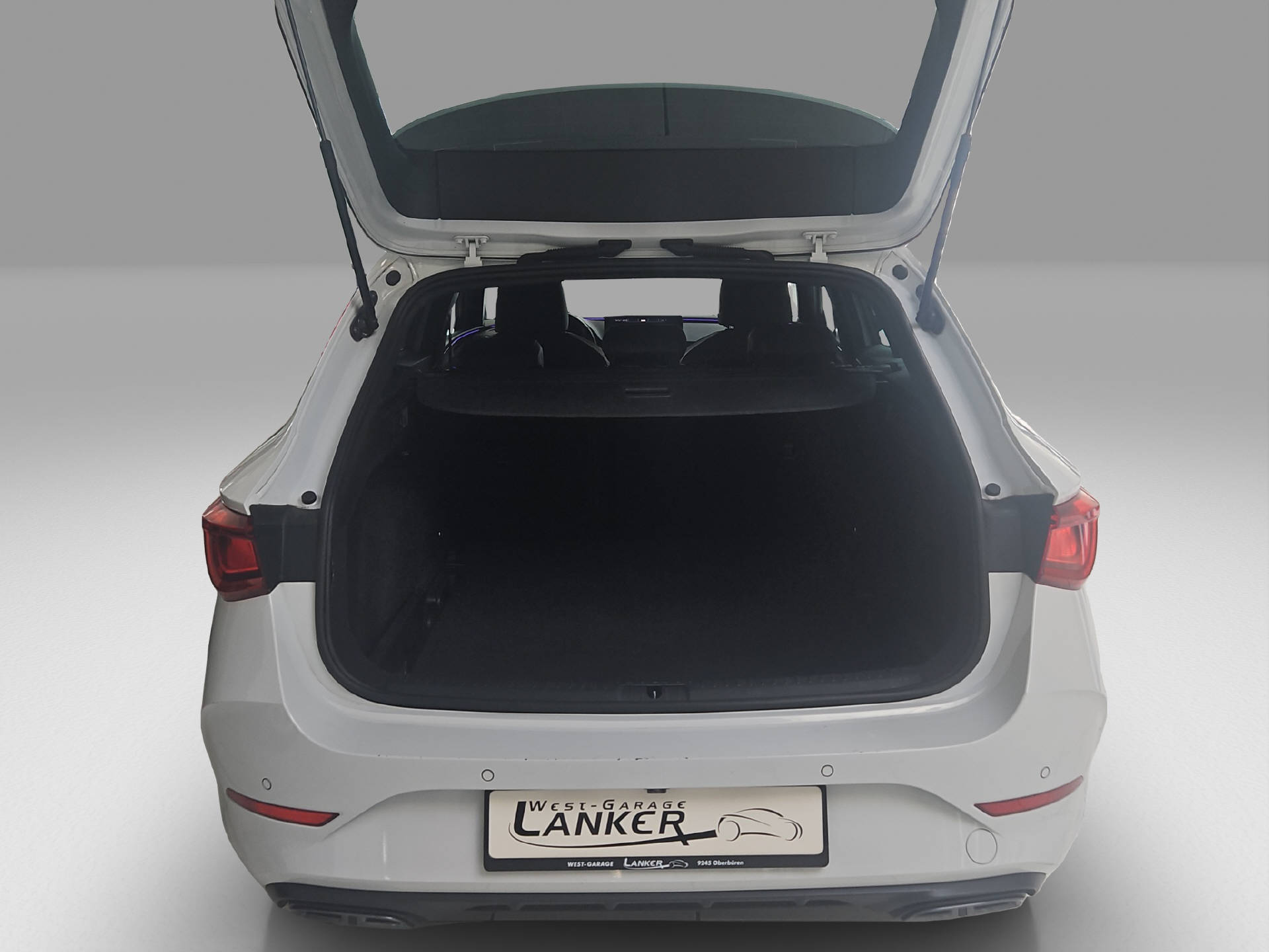 CUPRA Leon ST 1.5 eTSI DSG-image-15