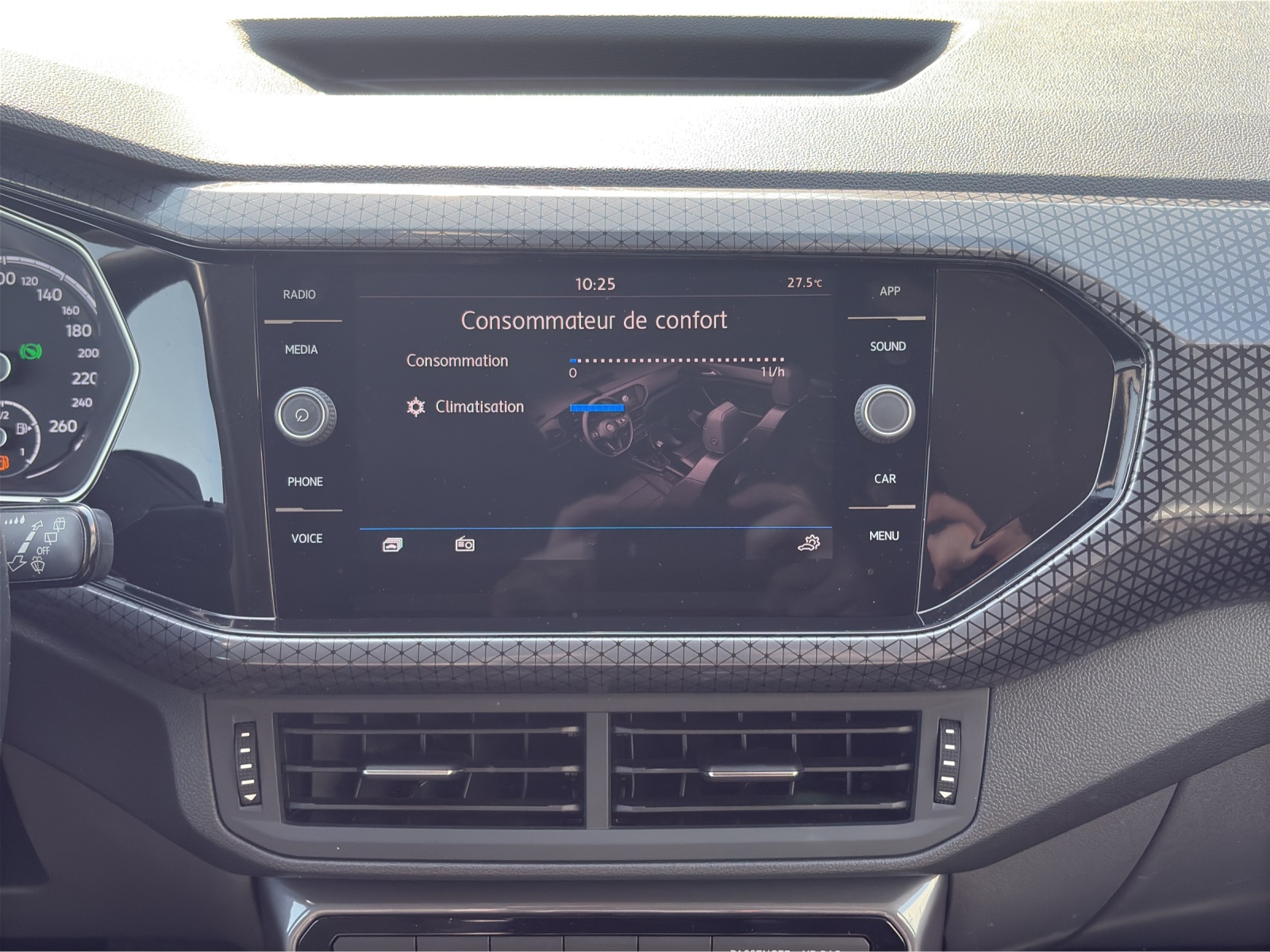 VW T-Cross 1.0 TSI Life-image-14