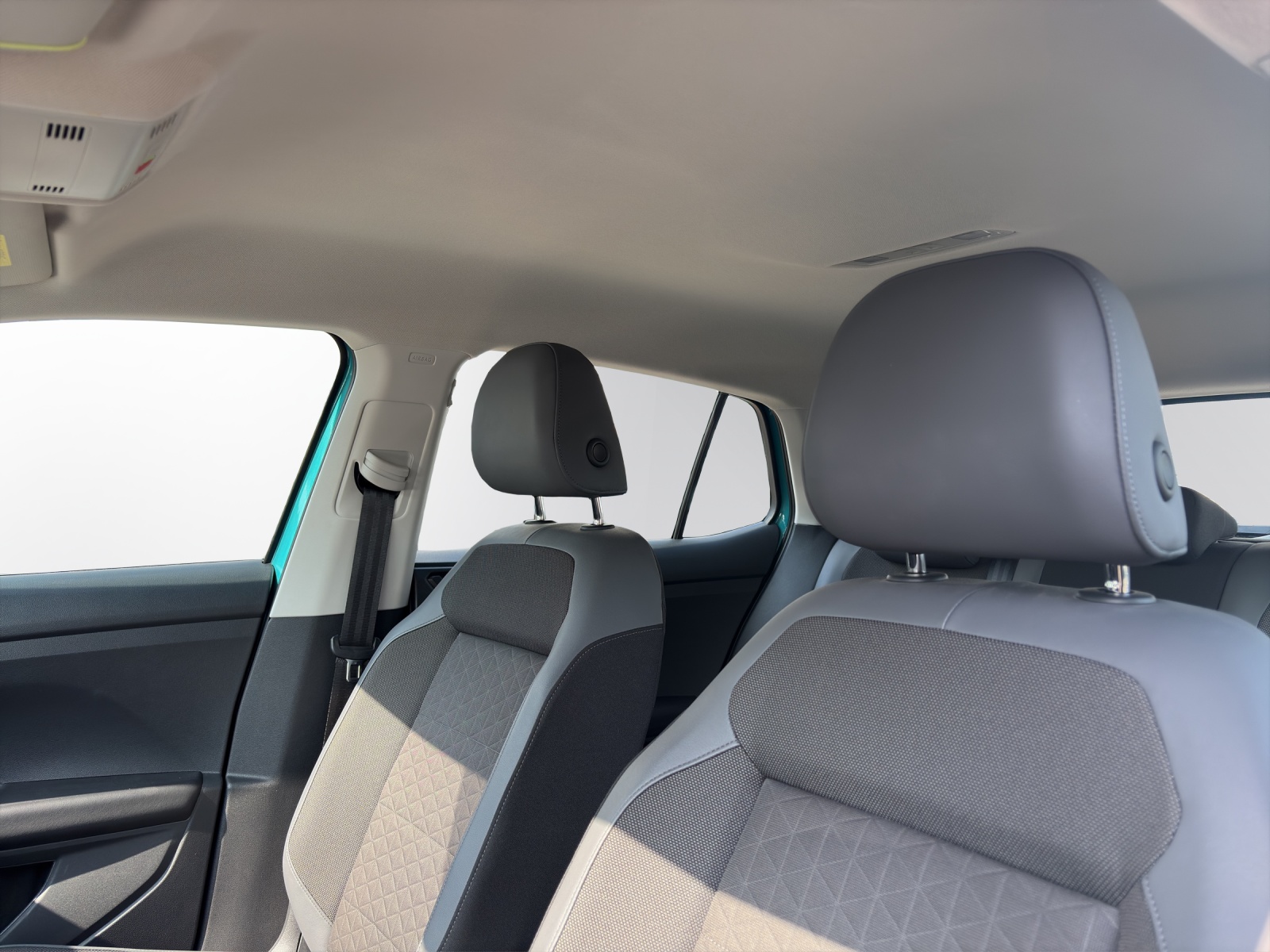 VW T-Cross 1.0 TSI Life-image-9