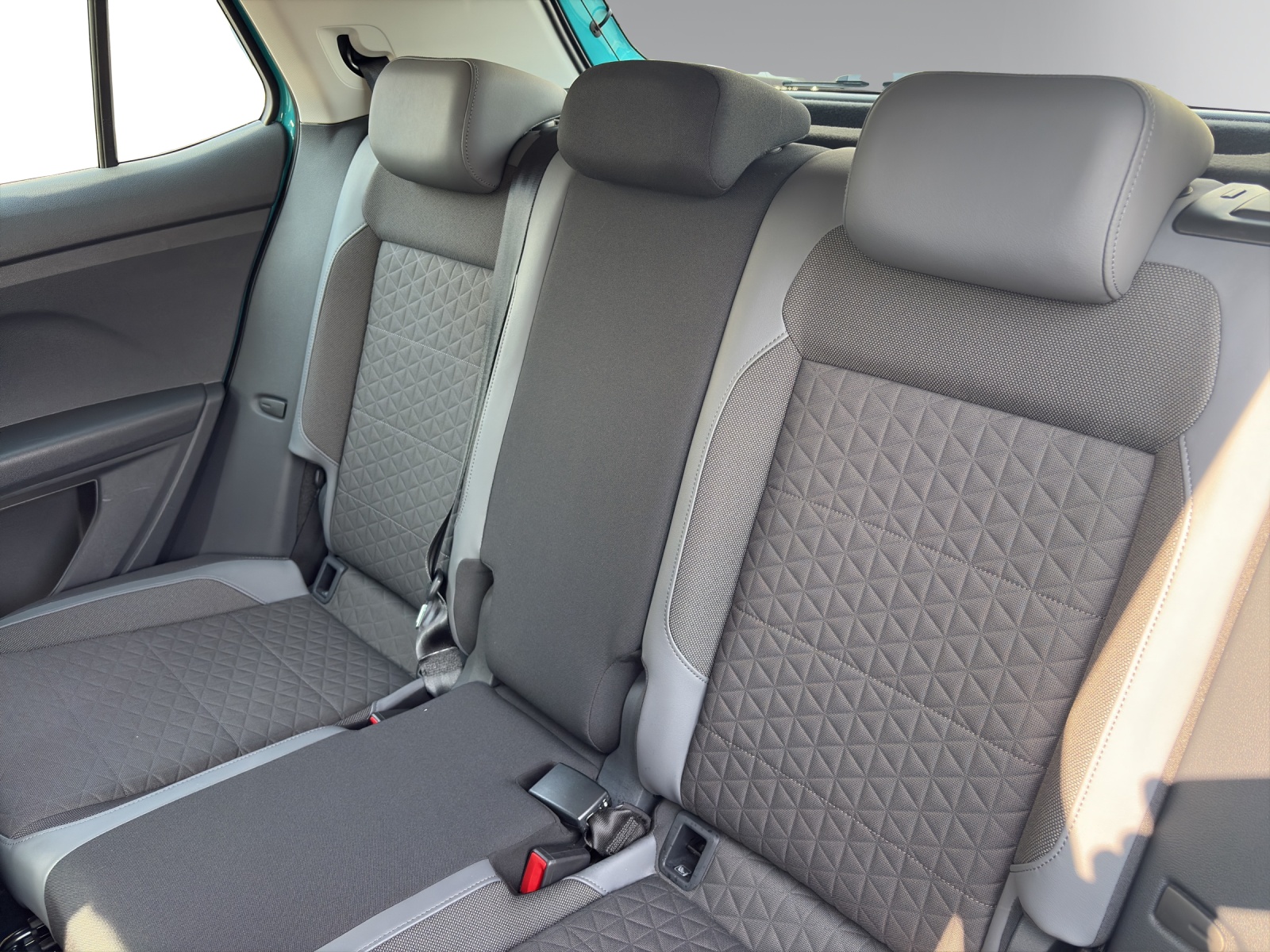 VW T-Cross 1.0 TSI Life-image-10
